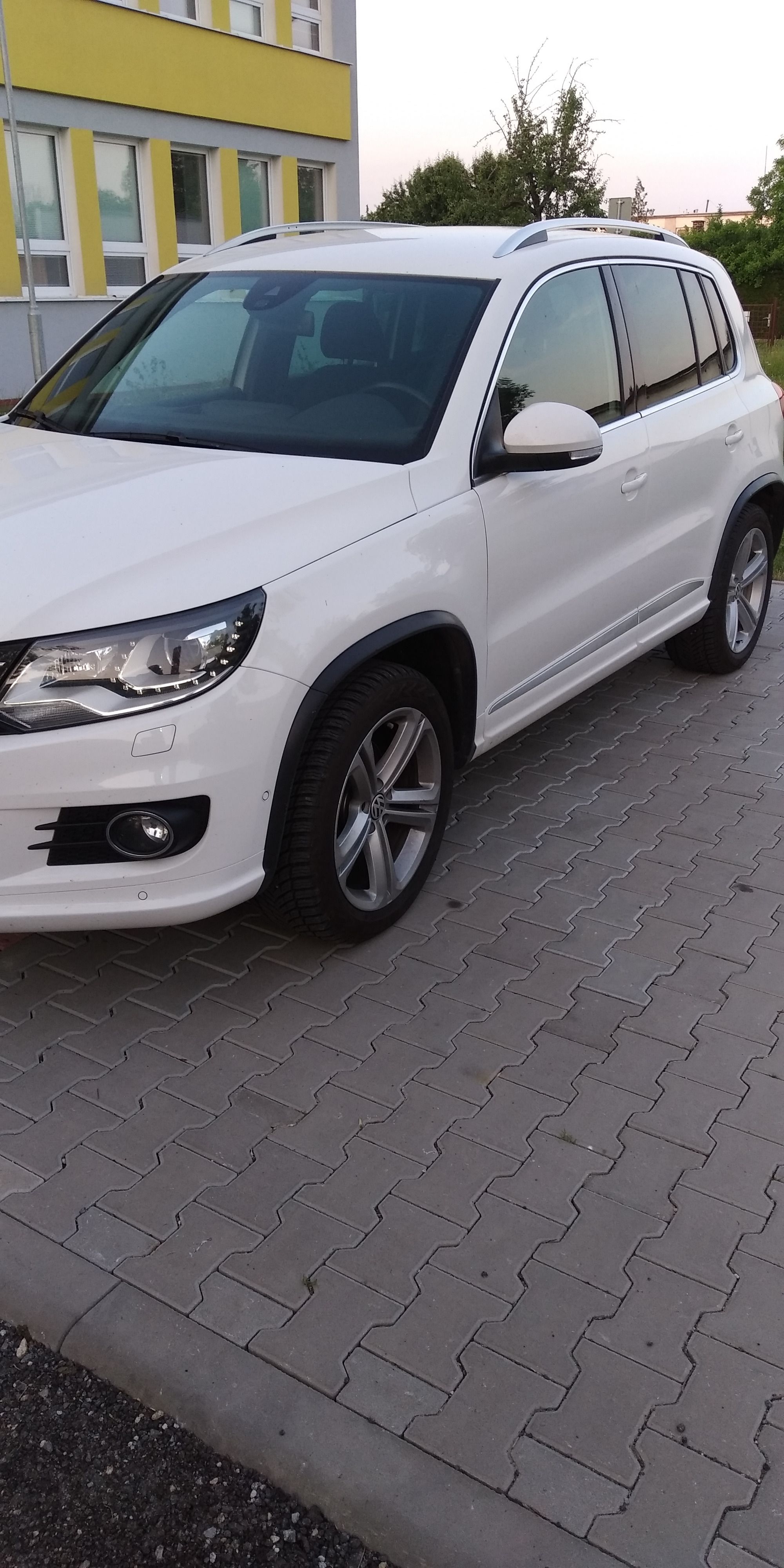 Volkswagen Tiguan, 2,0TDI R-line, 103 kW - fotka 4