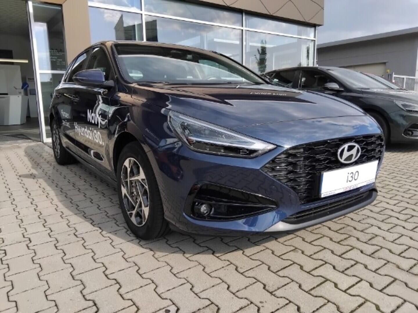 Hyundai i30, HB PD PE Style 1,5i 71 kW - fotka 3