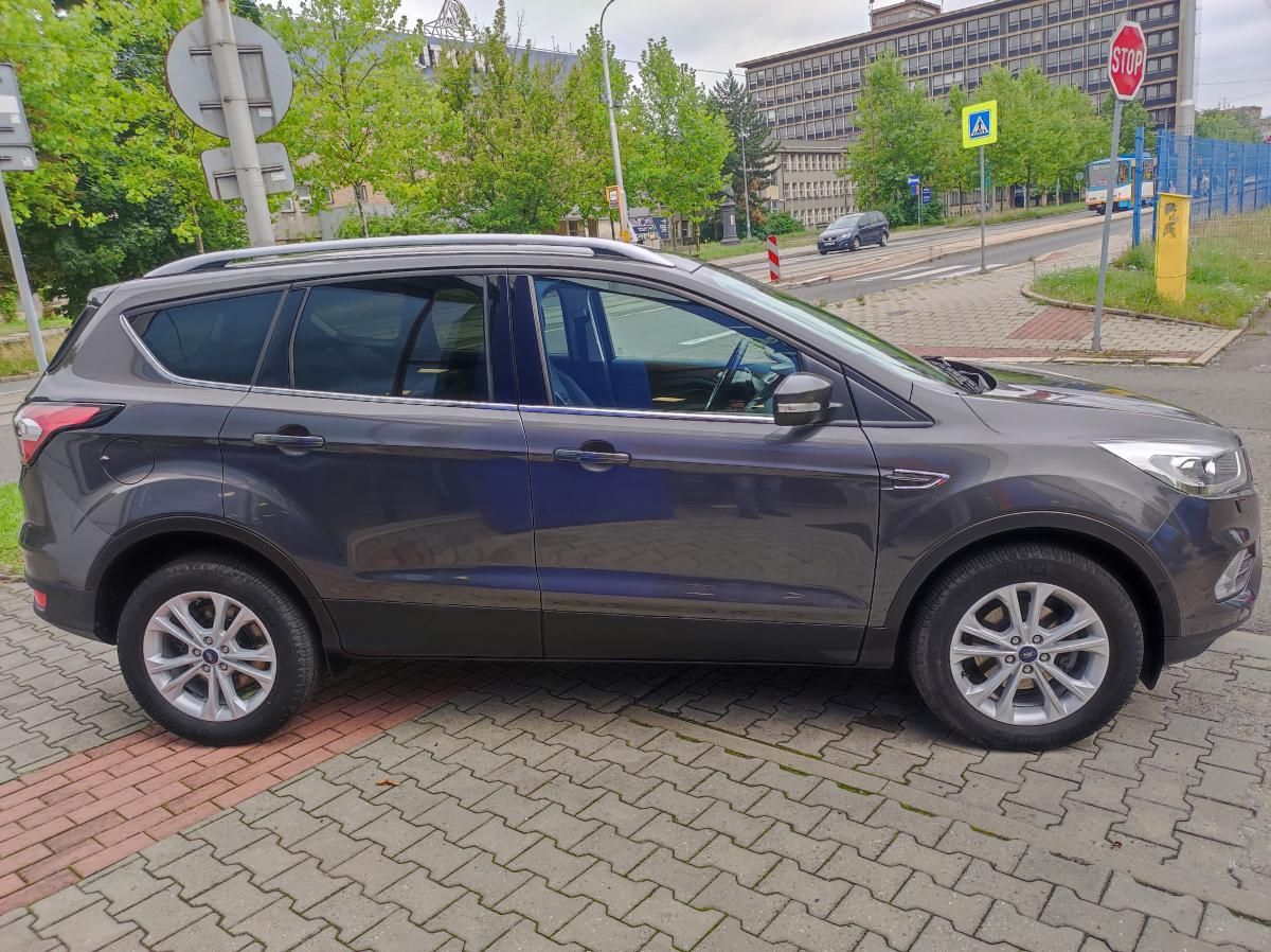 Ford Kuga, 1.5 EB 110kW ČR,1 MAJ - fotka 3