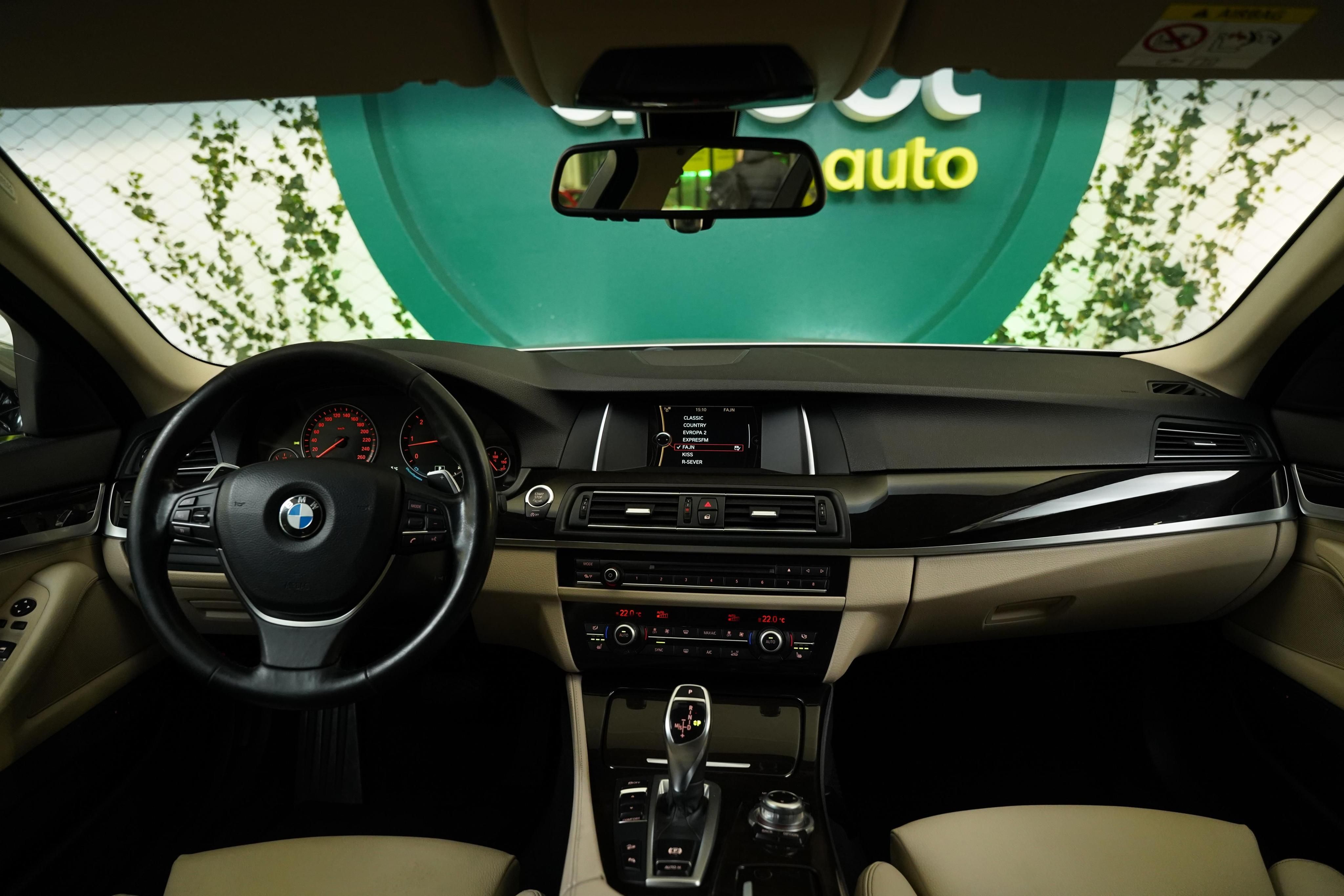 BMW Řada 5, 530d 190 kW xDrive Luxury Line - fotka 5