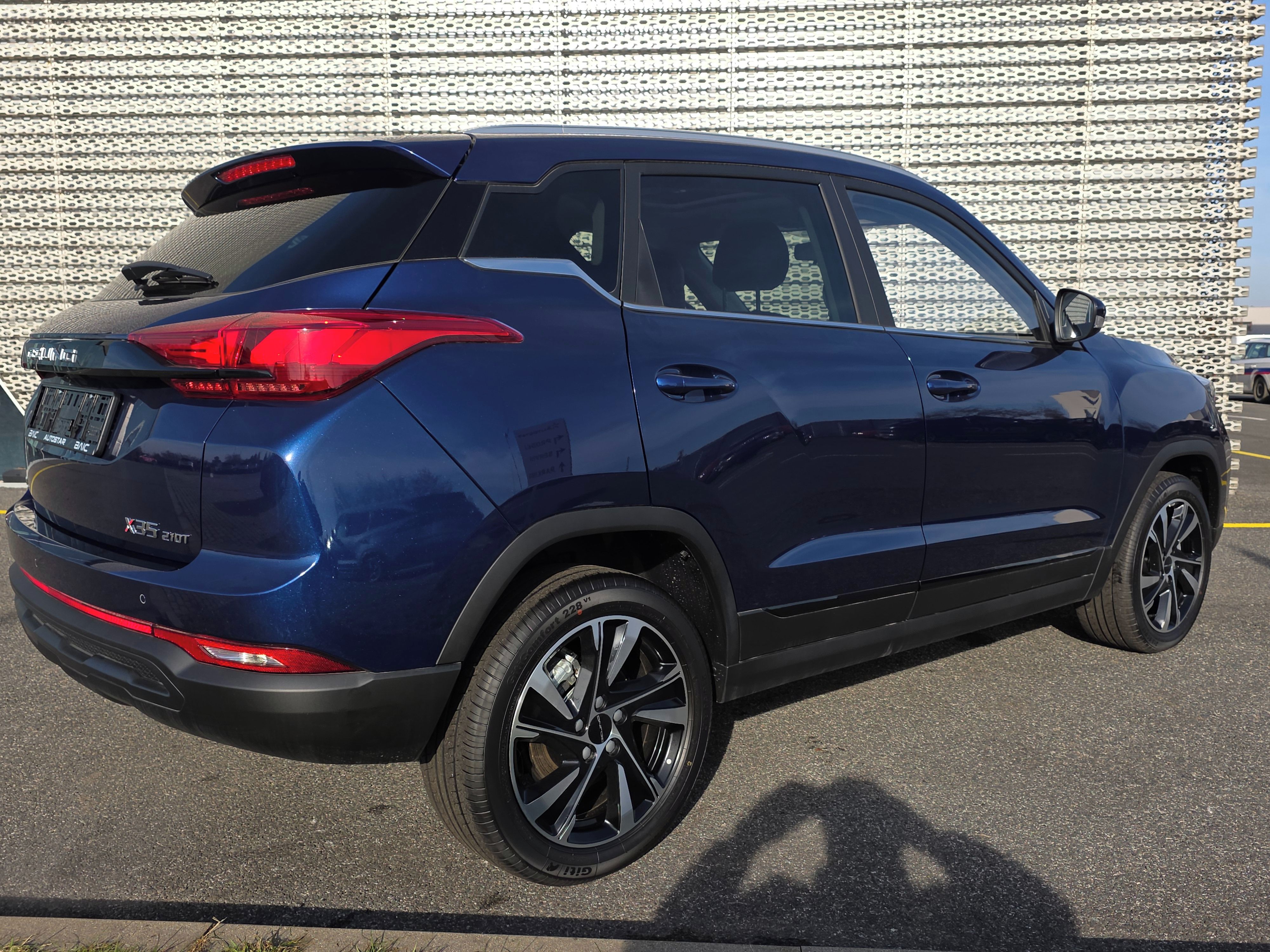 BAIC X3, LUXURY 1,5T 100kW CVT 4x2 - fotka 5