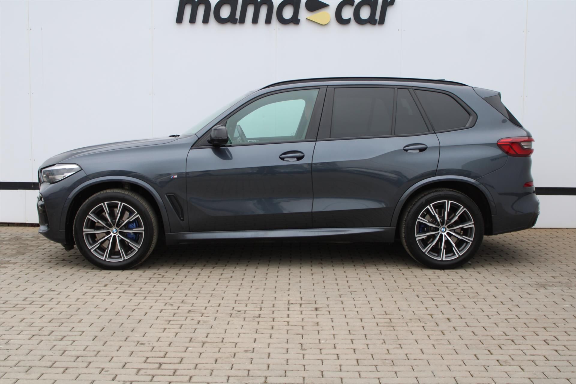BMW X5, xDrive 30d 195kW M PAKET ČR - fotka 4