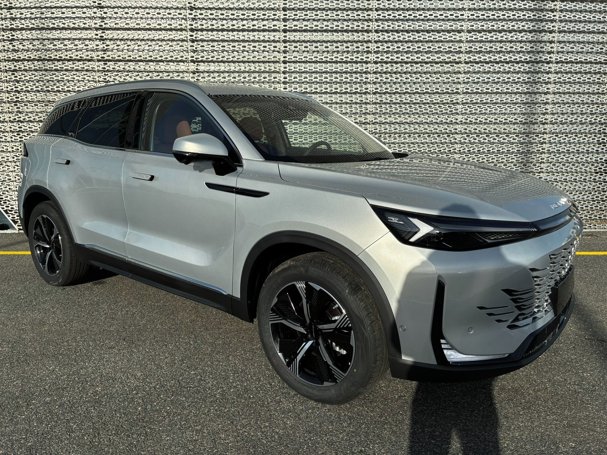 BAIC X7, 1,5T 130kW LUXURY 7DCT 4x2 - fotka 4