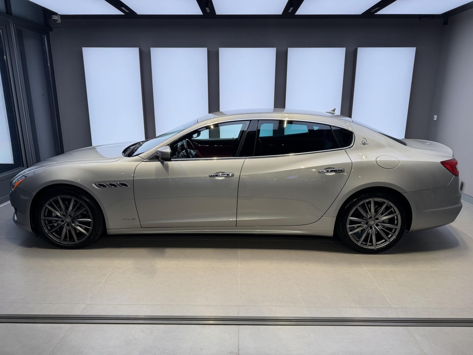 Maserati Quattroporte, SQ4 410HP V6 - fotka 5