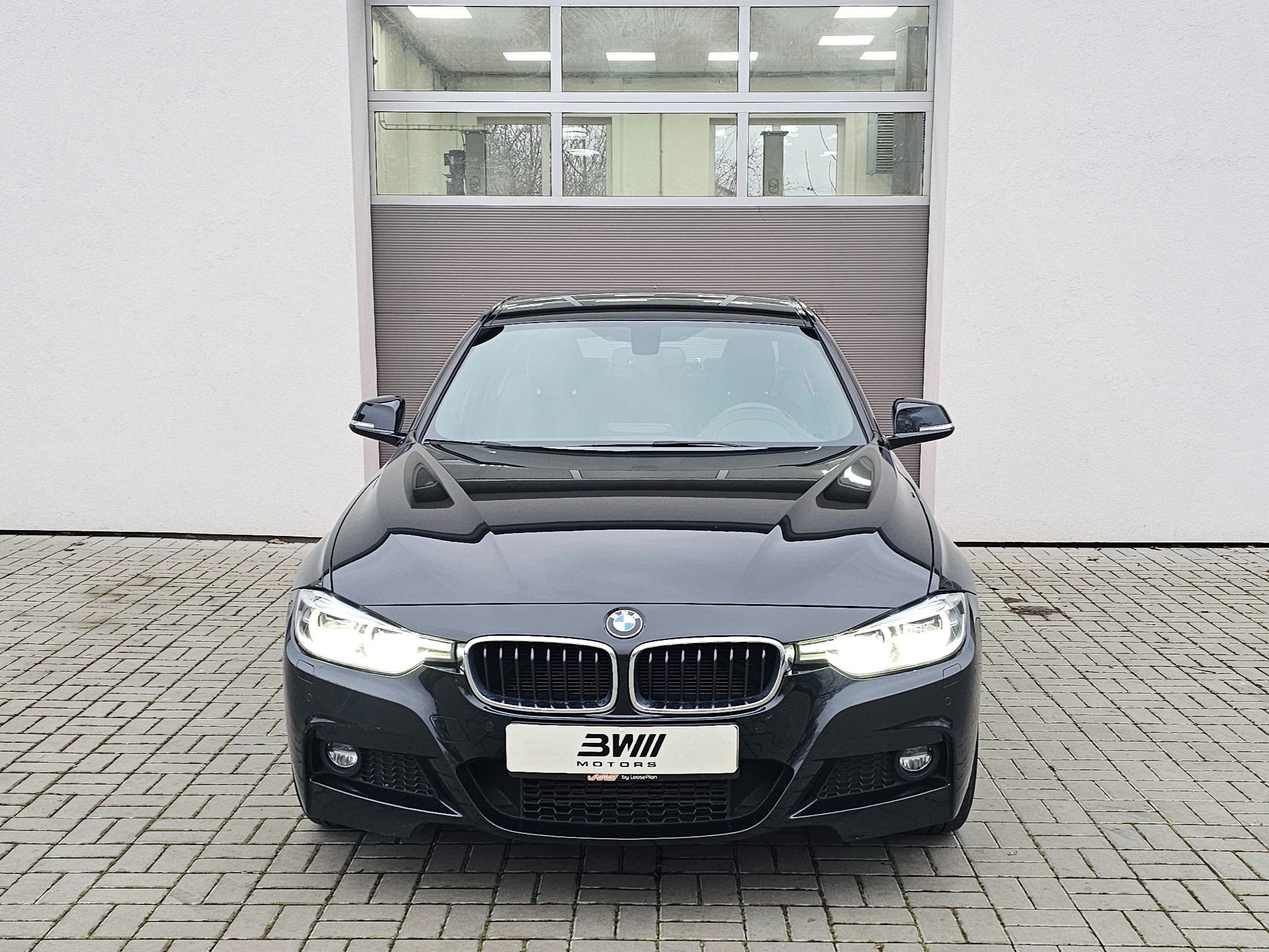 BMW Řada 3, 320D xDrive - fotka 2