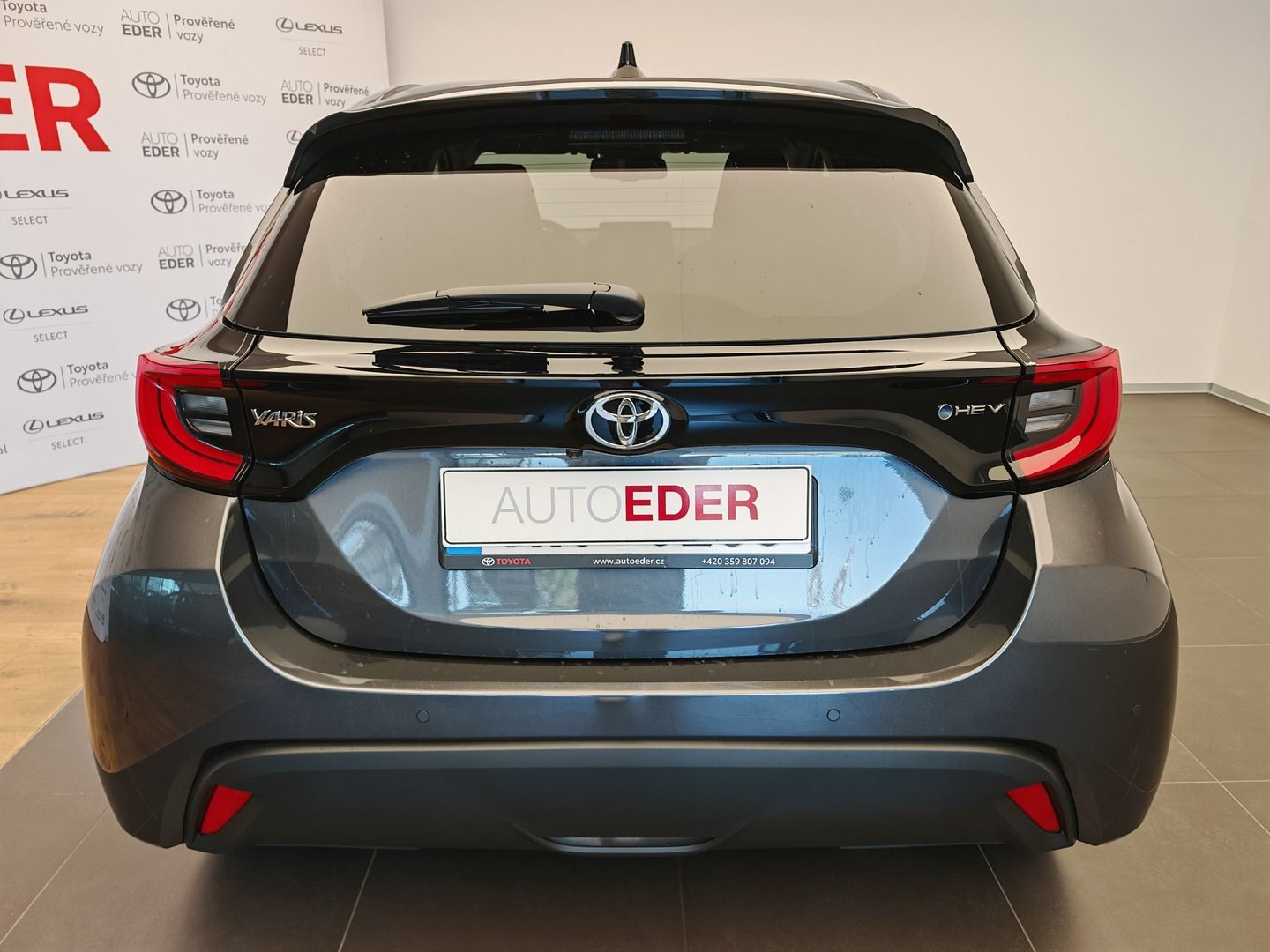 Toyota Yaris, 1.5 Hybrid Style - fotka 5