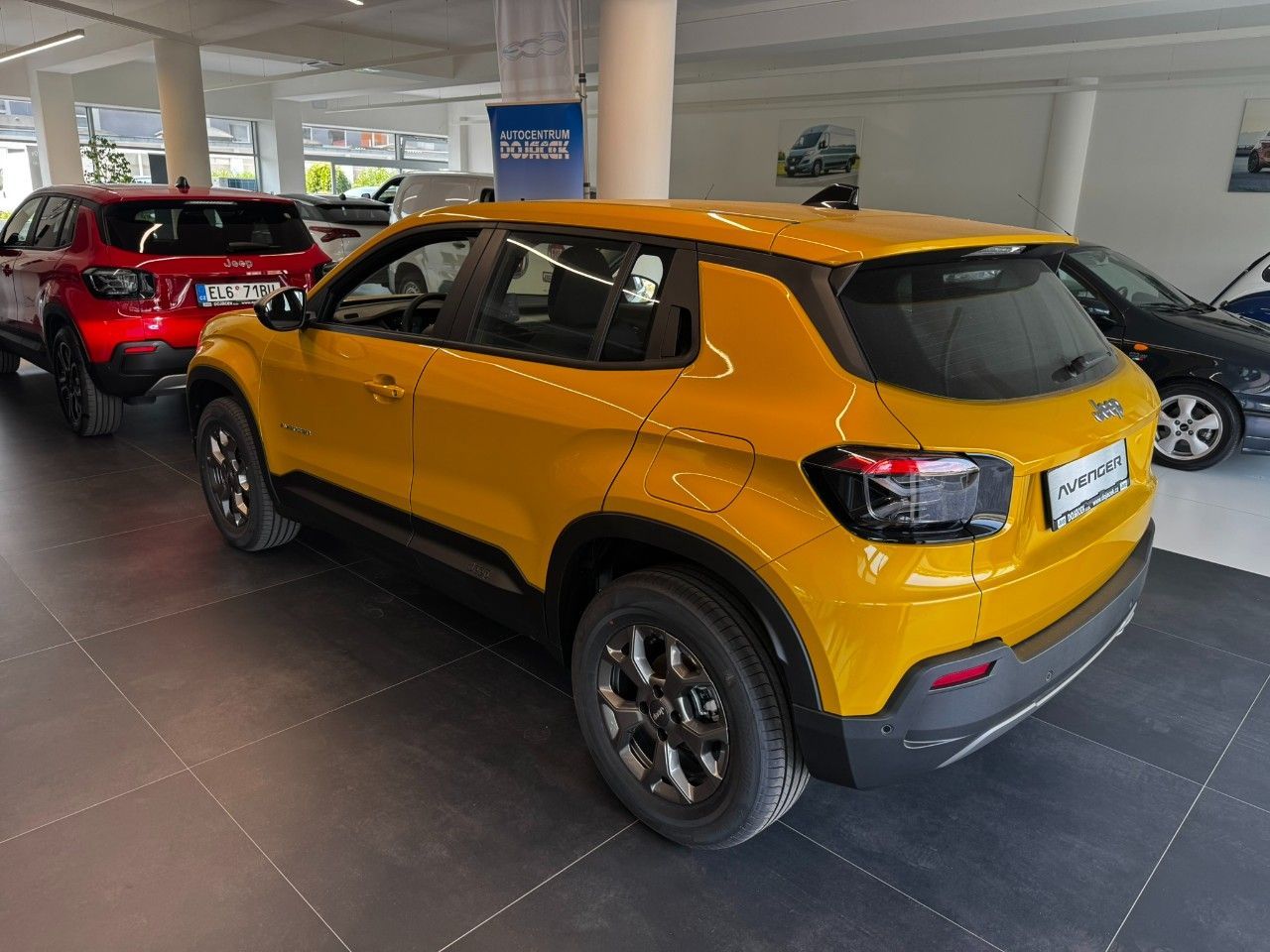 Jeep Avenger, Longitude 1.2 Turbo 100k MT6 E - fotka 6