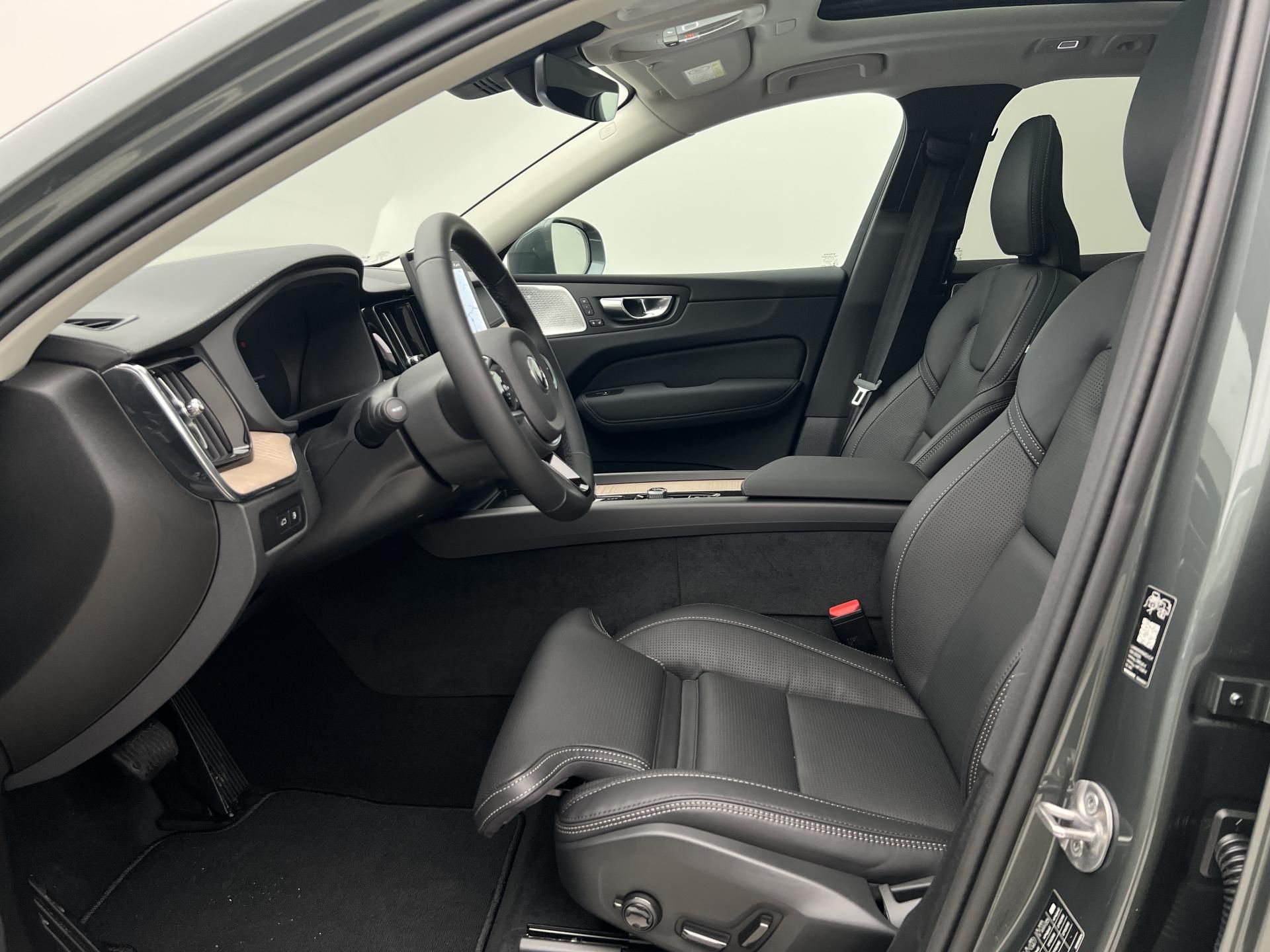 Volvo XC60, T6 AWD RECHARGE ULTRA AUT - fotka 3