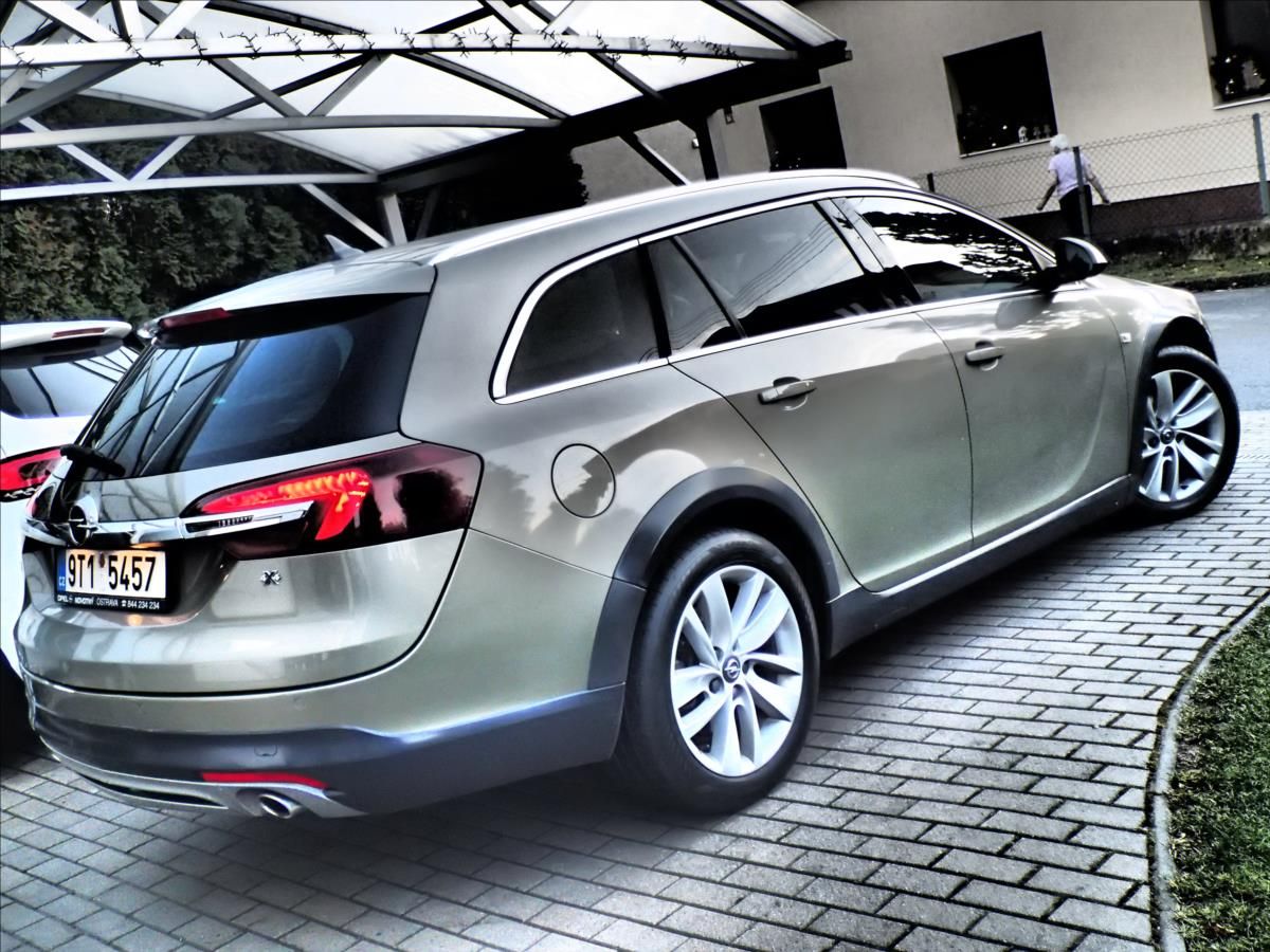 Opel Insignia, 2,0 143kw, 4x4, ČR 1. Maj - fotka 4