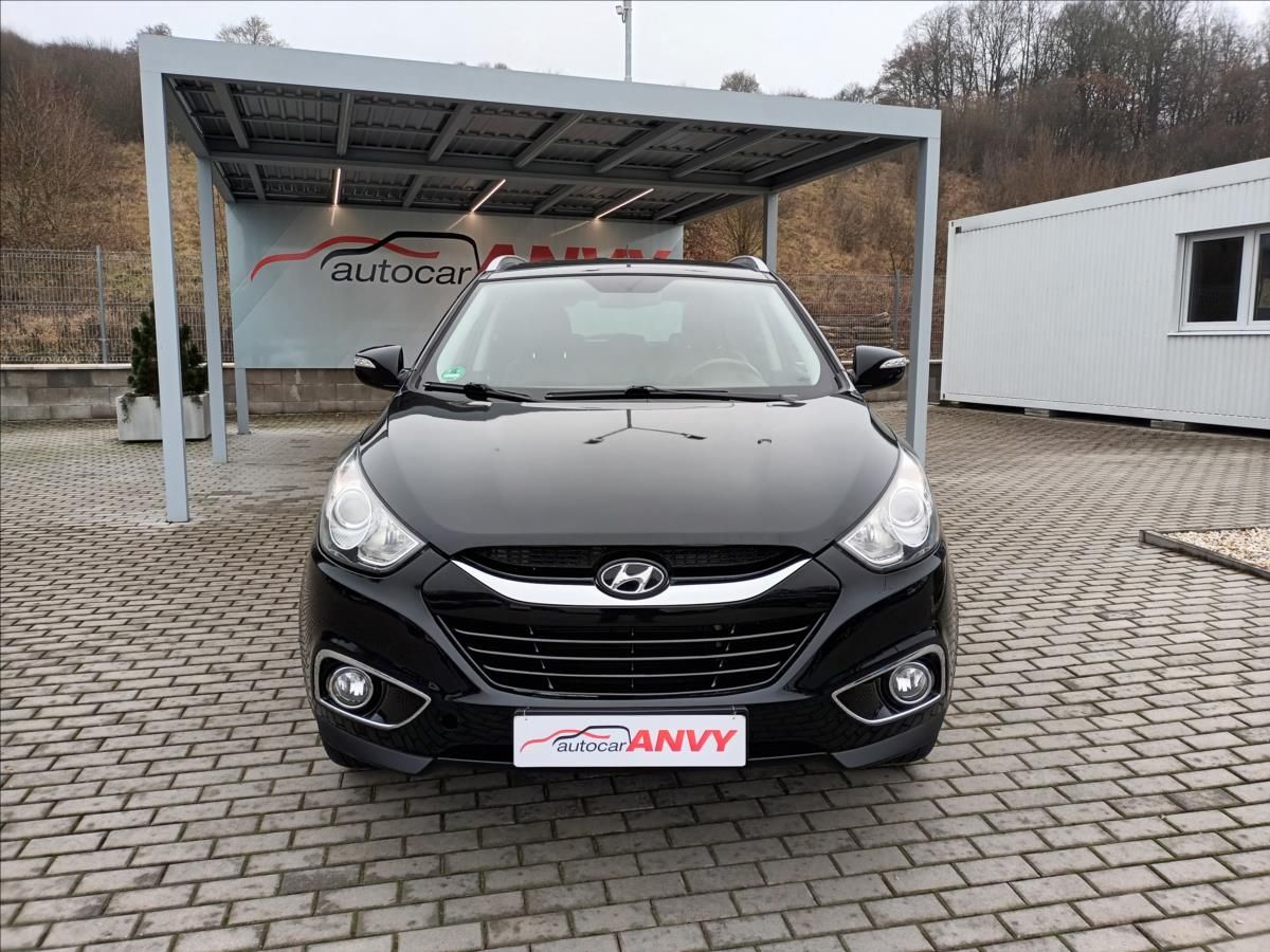 Hyundai ix35, 2,0 CRDI,100KW,4X4,TAŽNÉ,VÝHŘE - fotka 2