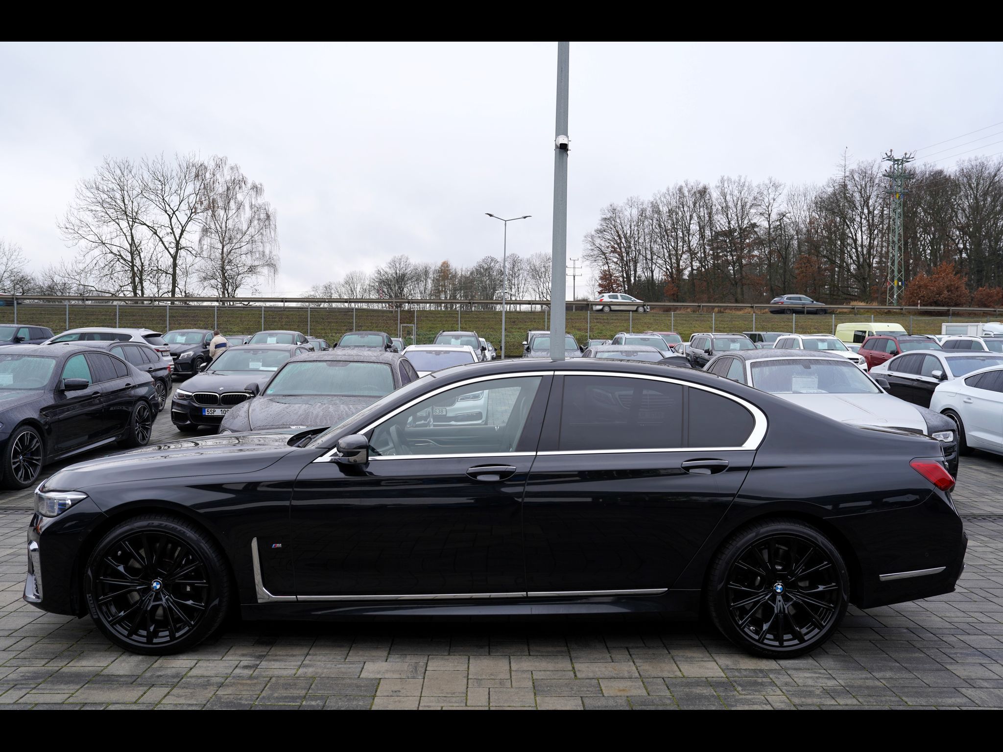 BMW Řada 7, 740d xDrive/9AT/Lasery/Mpaket - fotka 3