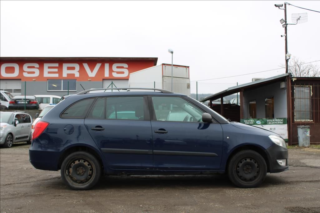 Škoda Fabia, 1,6 TDi  KLIMA, STK 11/2026 - fotka 4