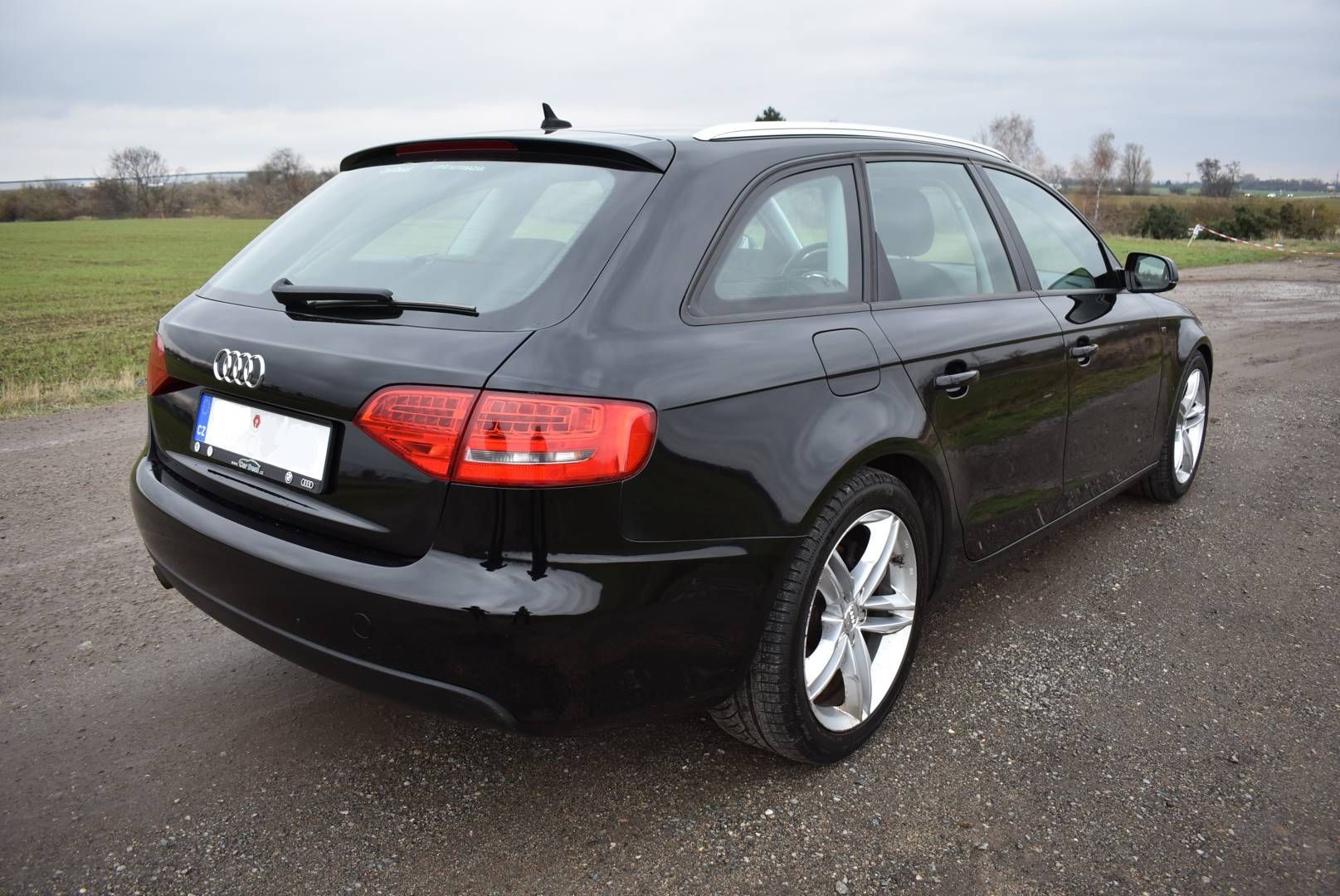Audi A4 Avant, 2,0 TDI S-LINE,NAVI,SERVISKA - fotka 5