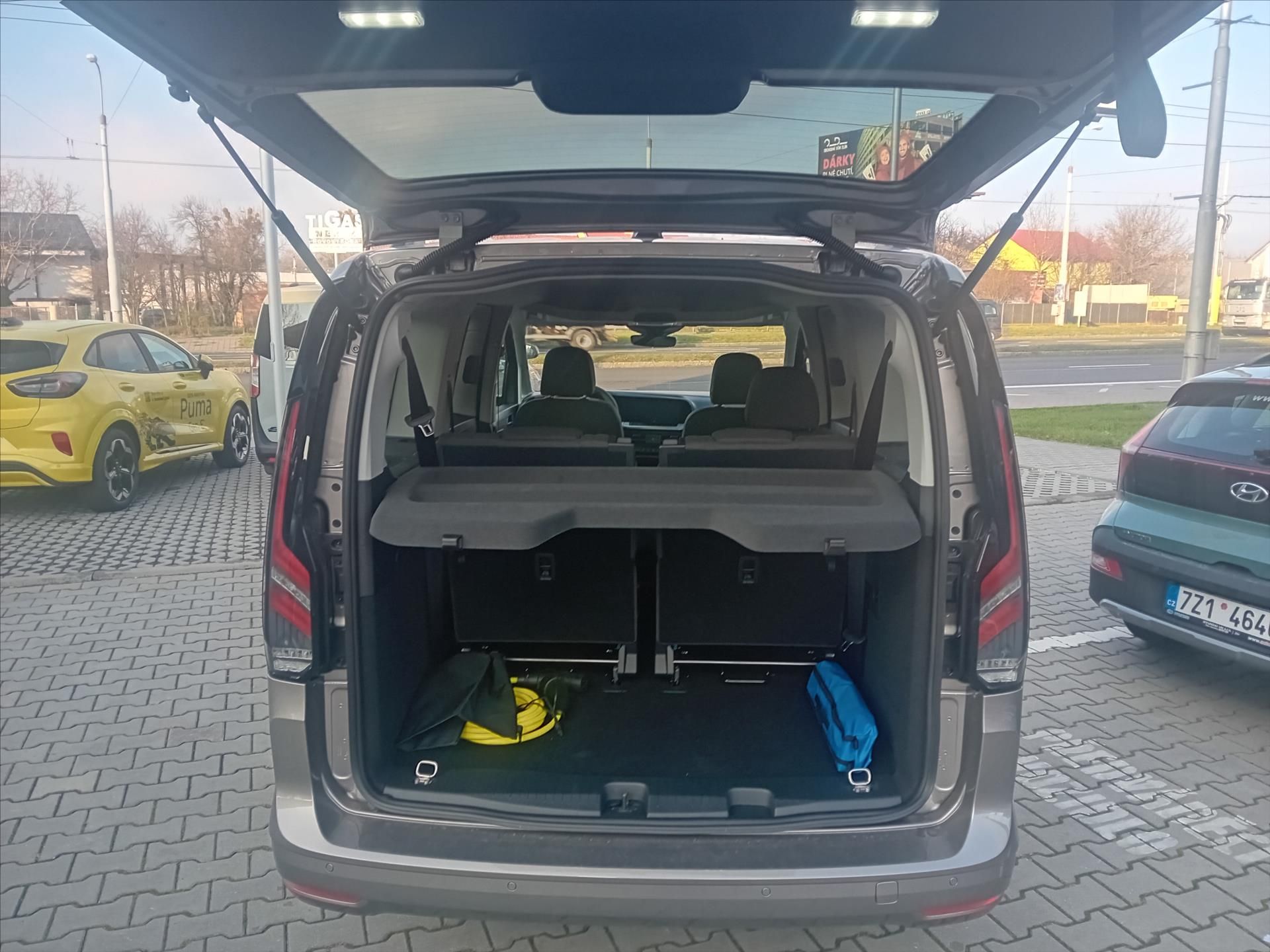 Ford Tourneo Connect, 1,5 PHEV  Grand Titanium - fotka 6