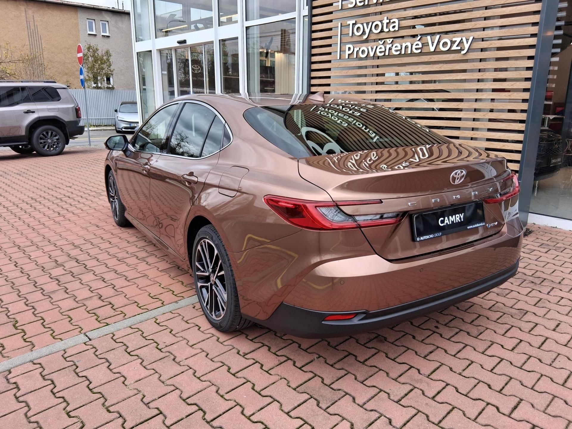 Toyota Camry, 2,5 HEV 4X2  230K PRESTIGE - fotka 4