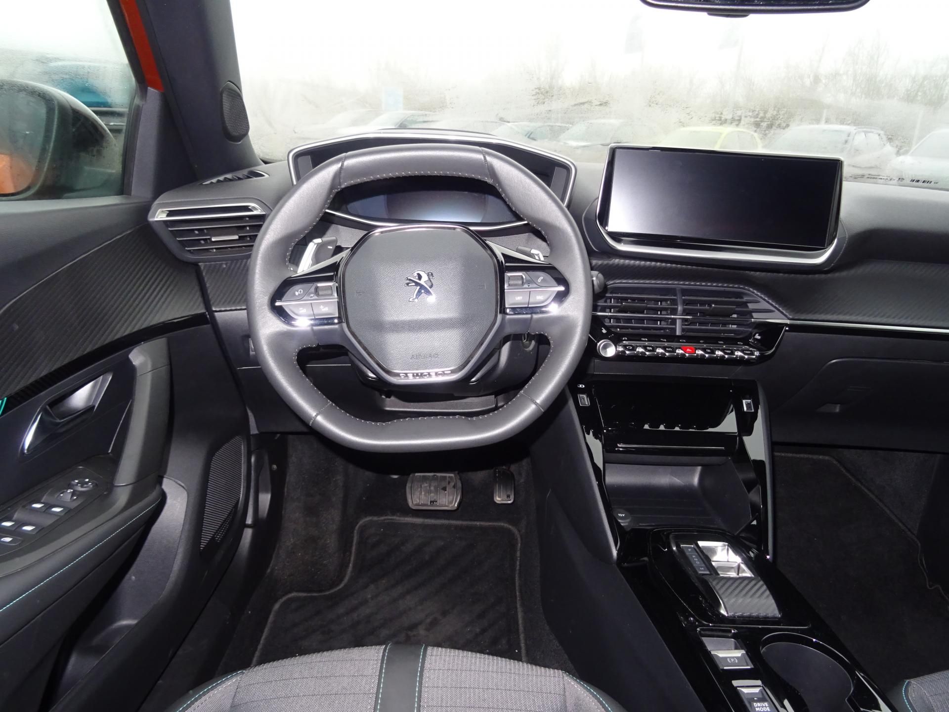 Peugeot 2008, ALLURE PACK 1.5 BHDi 130k EAT8 - fotka 3