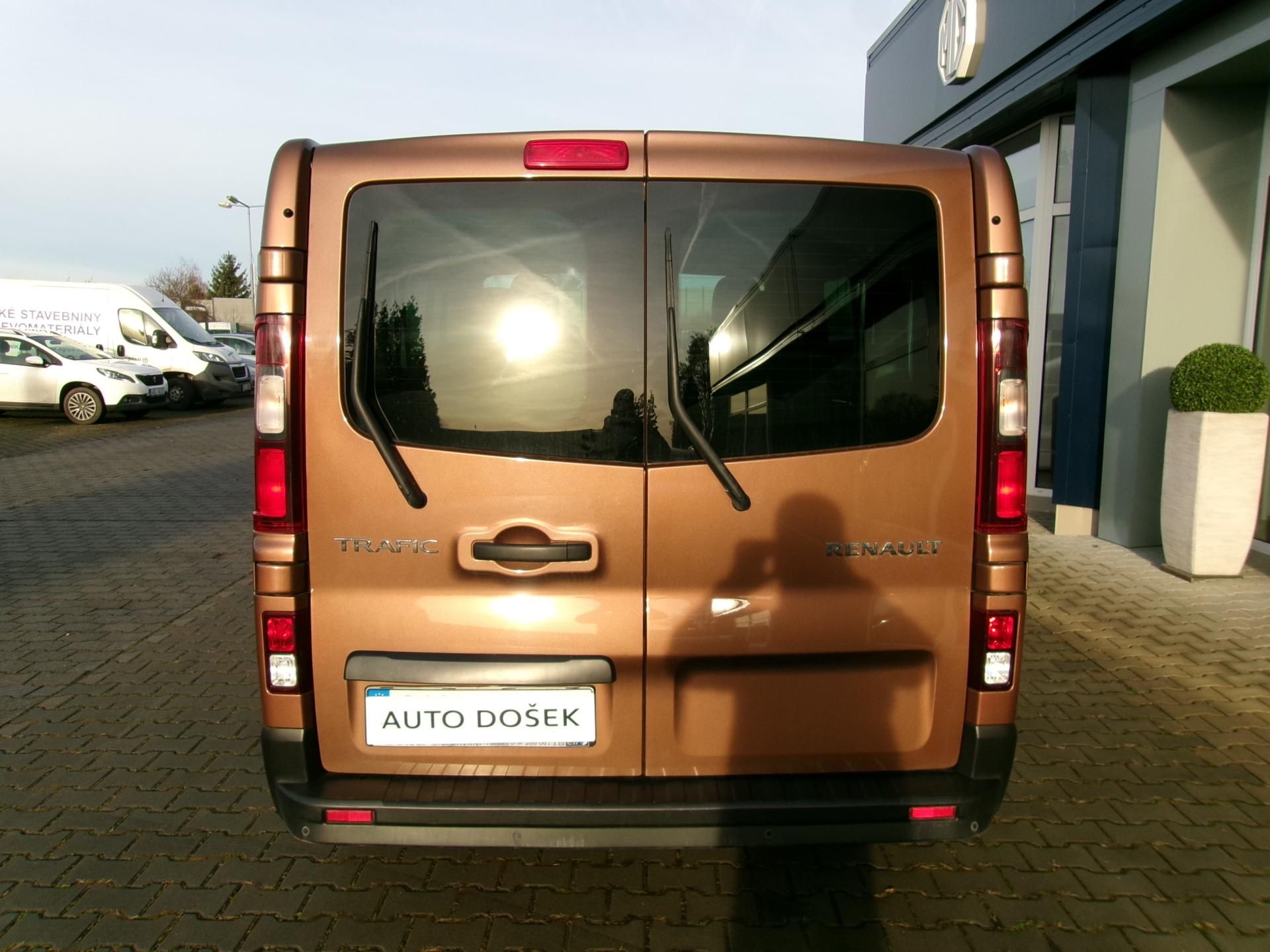 Renault Trafic, 2.0 dCi 6míst - fotka 4