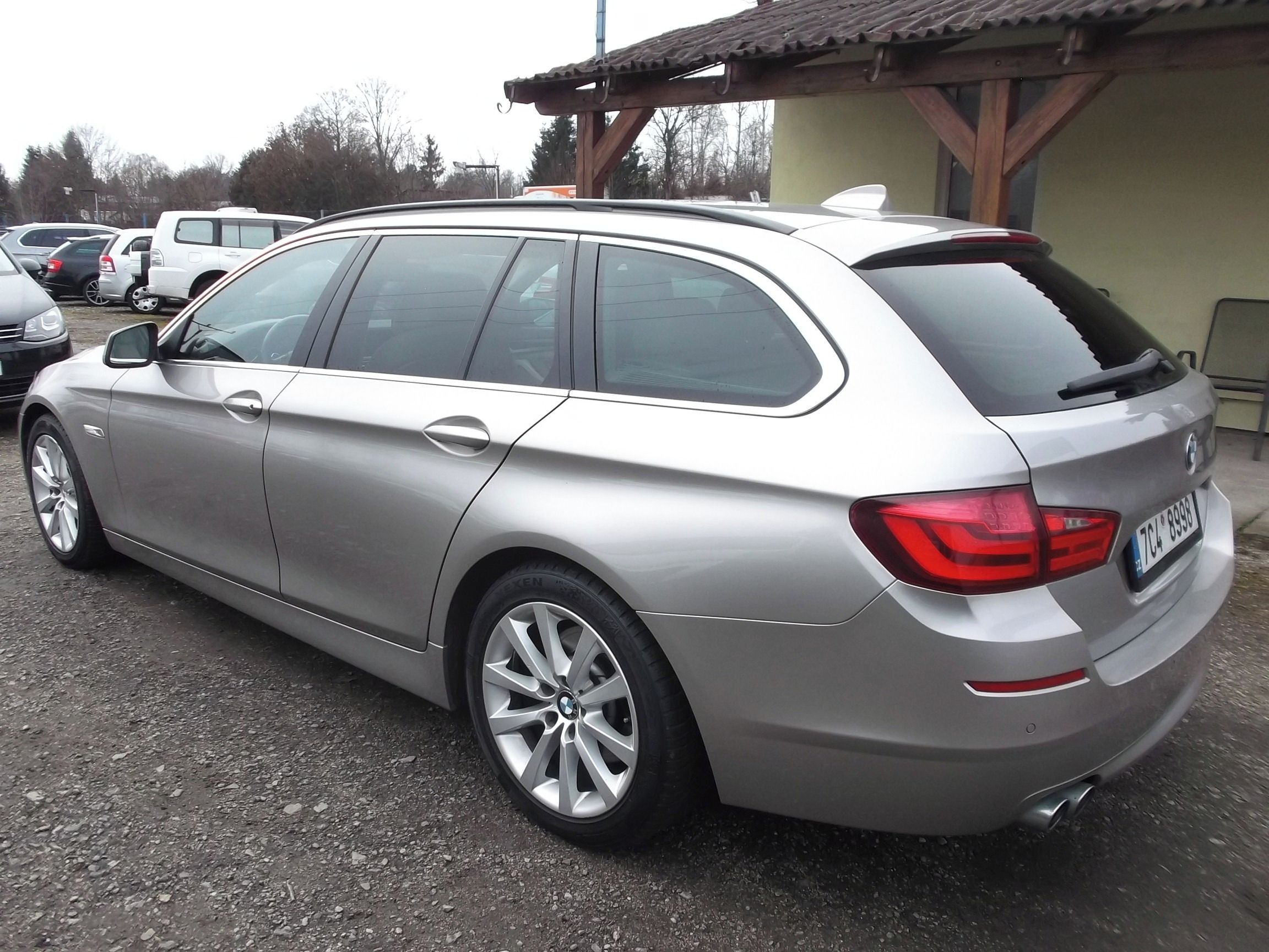 BMW Řada 5, 525d - fotka 2