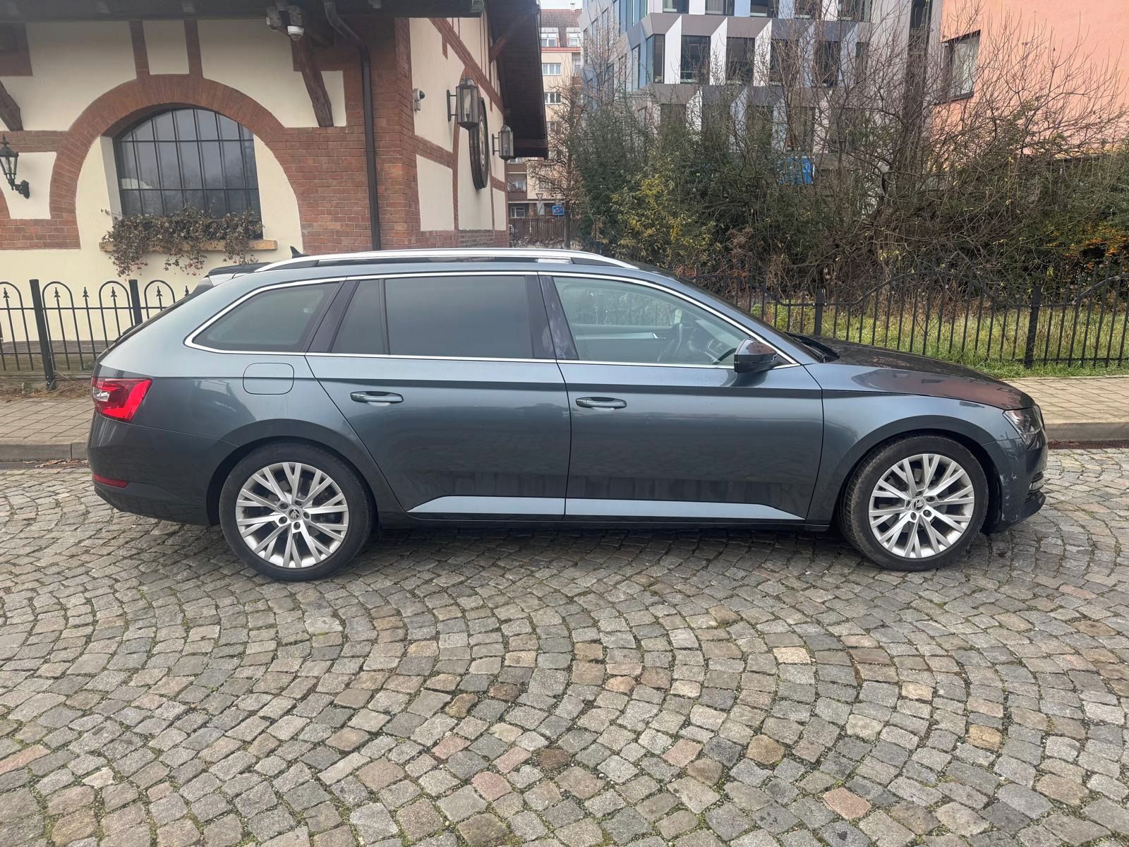 Škoda Superb, Skoda Superb Combi 2.0 TDI 4x4 - fotka 6