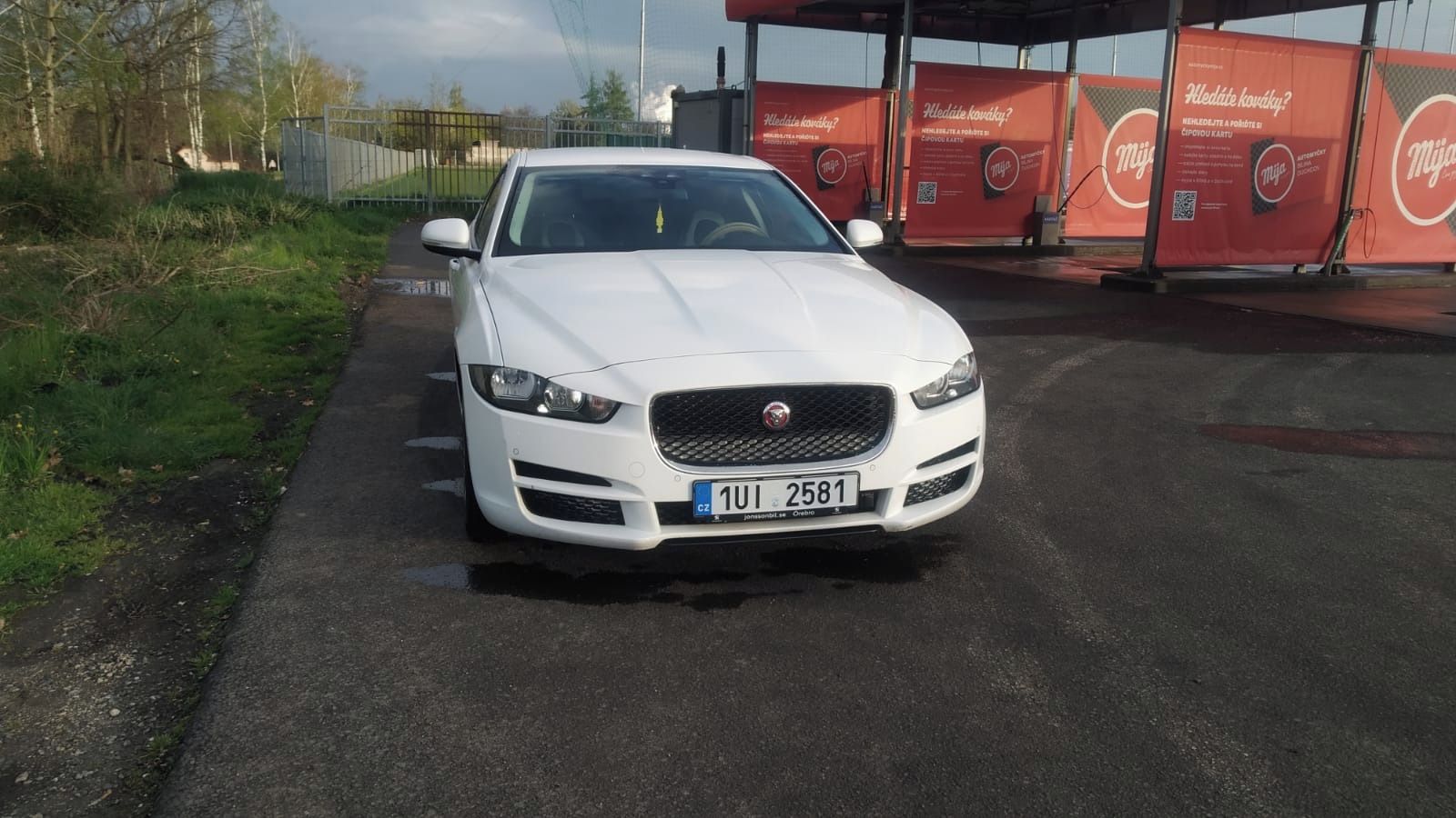 Jaguar XE, Jaguar XE 2.0D manual
