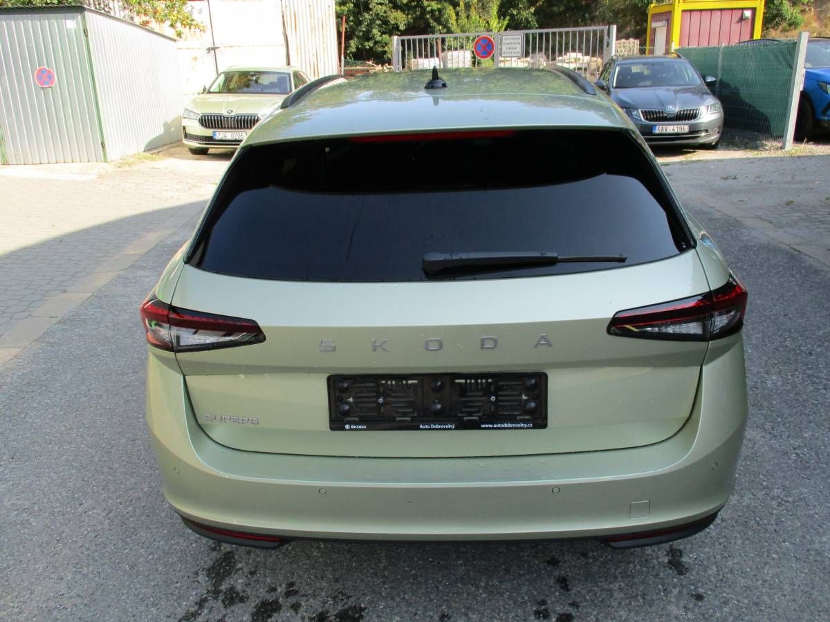 Škoda Superb, Combi Selection 2,0TDI 110kW D - fotka 5
