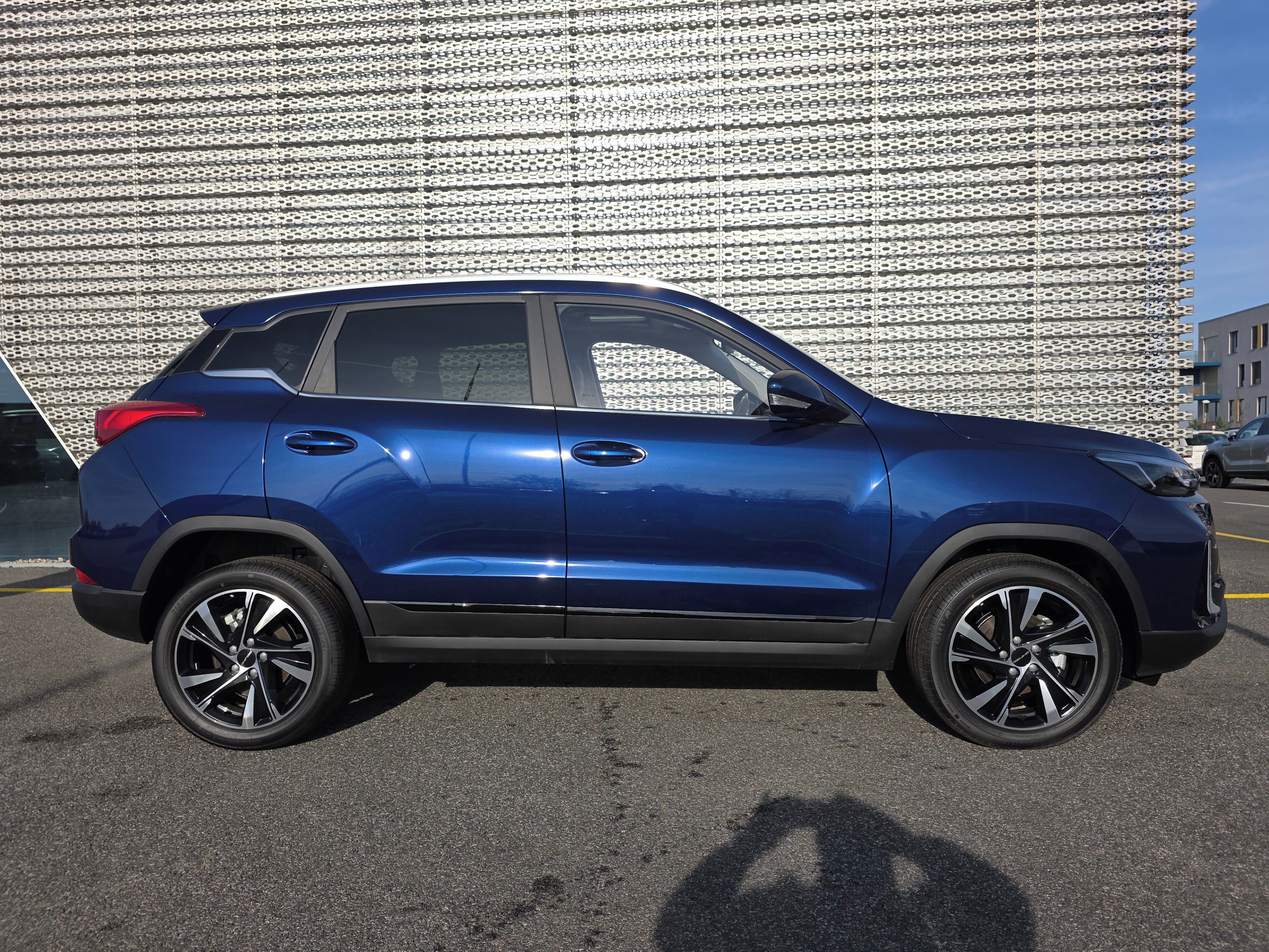 BAIC X3, LUXURY 1,5T 100kW CVT 4x2 - fotka 6