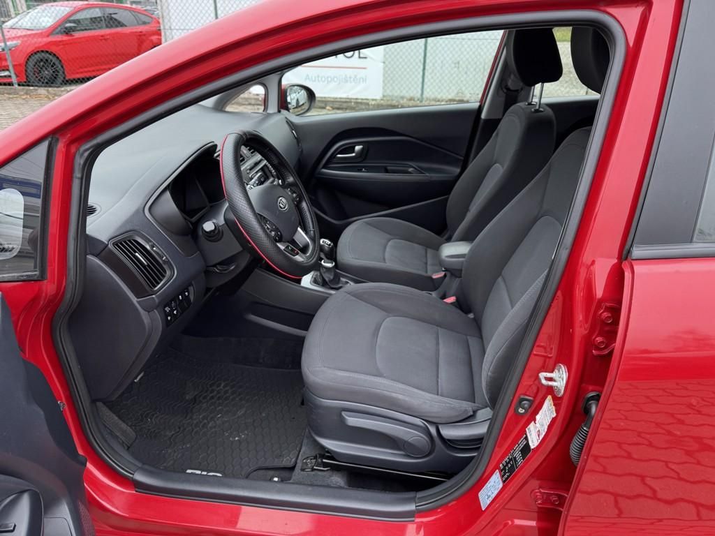 Kia Rio, 1.4i 80 kW digi. klima - fotka 6