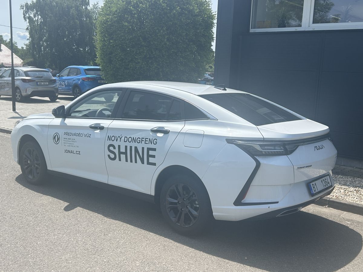 Dongfeng Shine - fotka 3