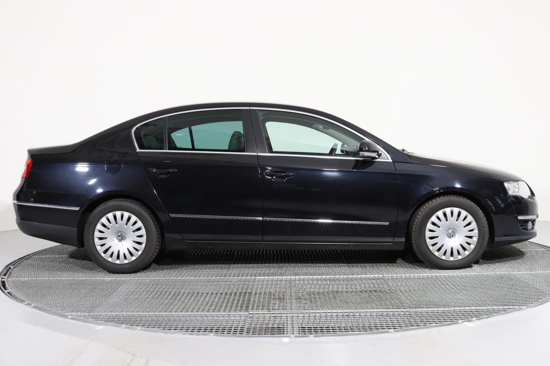 Volkswagen Passat, Limousine Highline 2,0 TDI - fotka 3