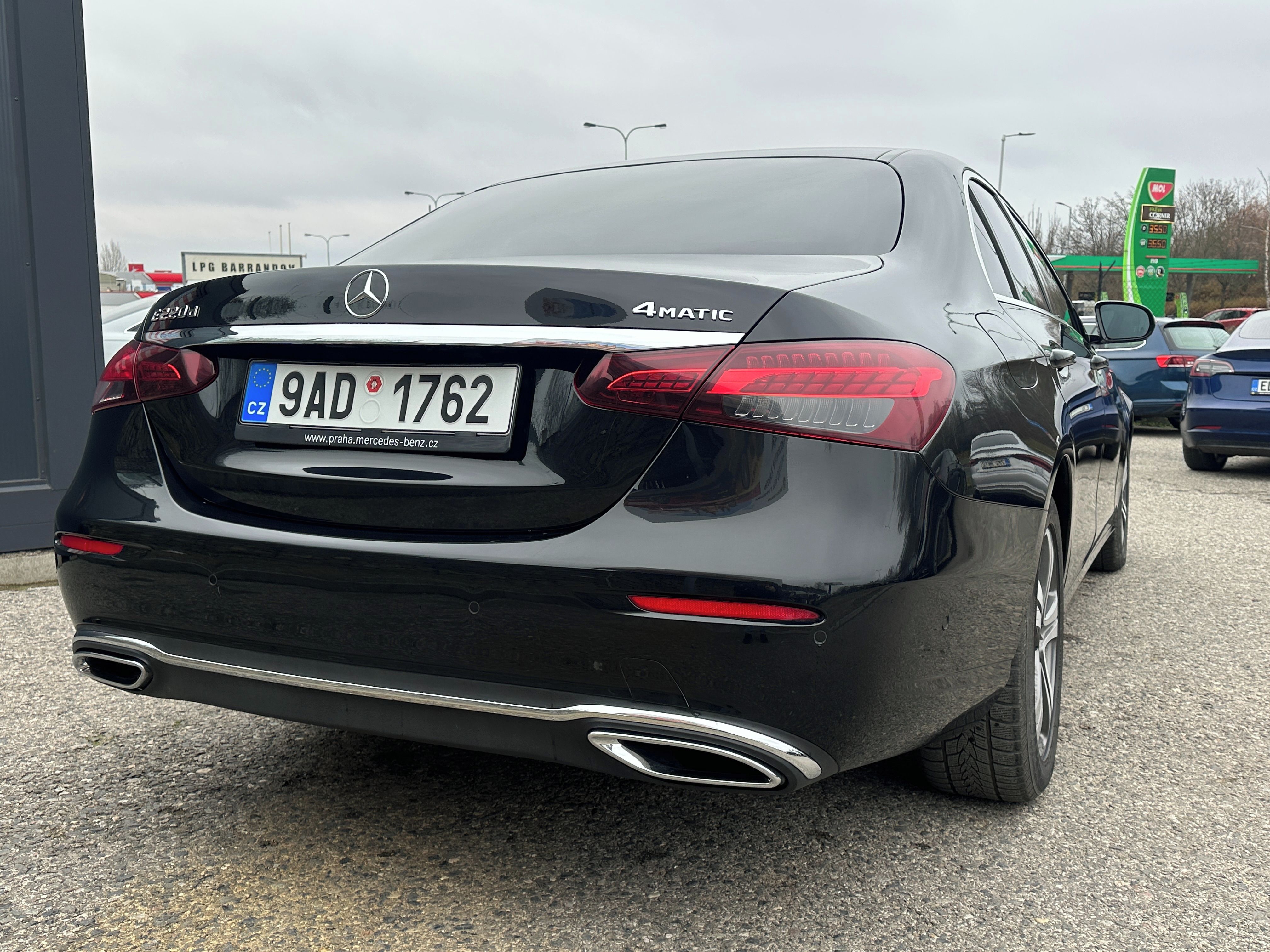 Mercedes-Benz Třídy E, Mercedes-Benz E 220 2022 - fotka 6