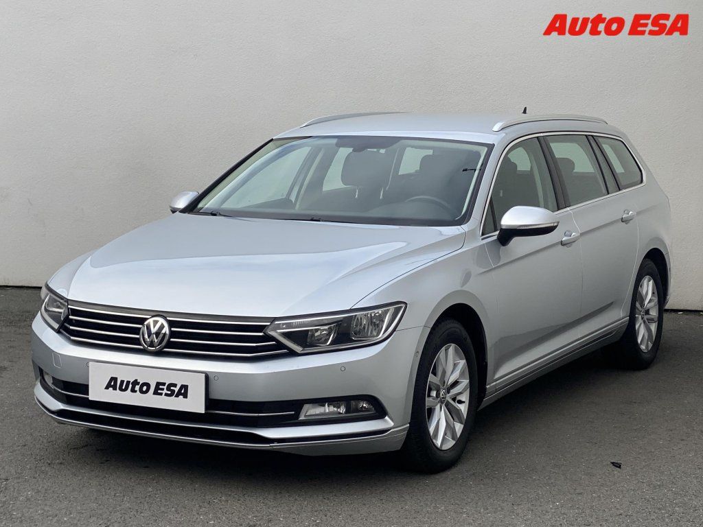 Volkswagen Passat, 1.6 TDI,DSG,navi,autoAC - fotka 3