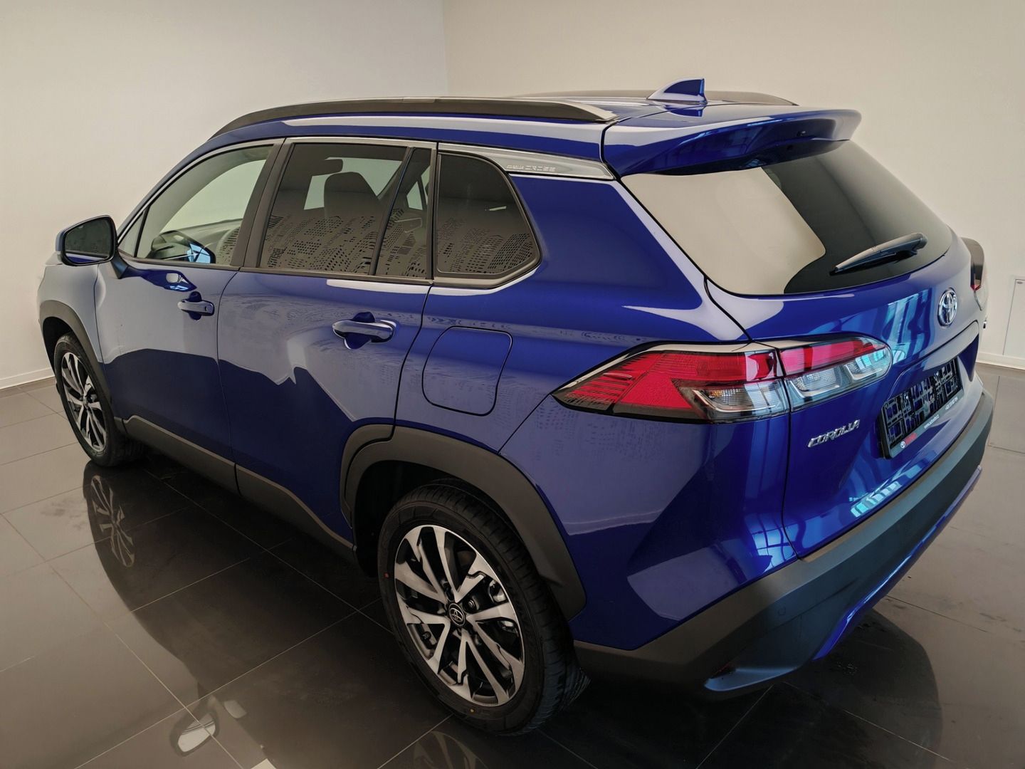 Toyota Corolla Cross, 2,0 Hybrid e-CVT Executive - fotka 6