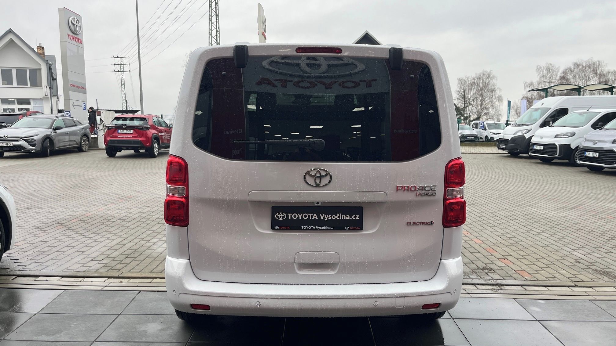 Toyota Proace Verso, EV 75kWh L1 Family 8 míst 136k - fotka 4