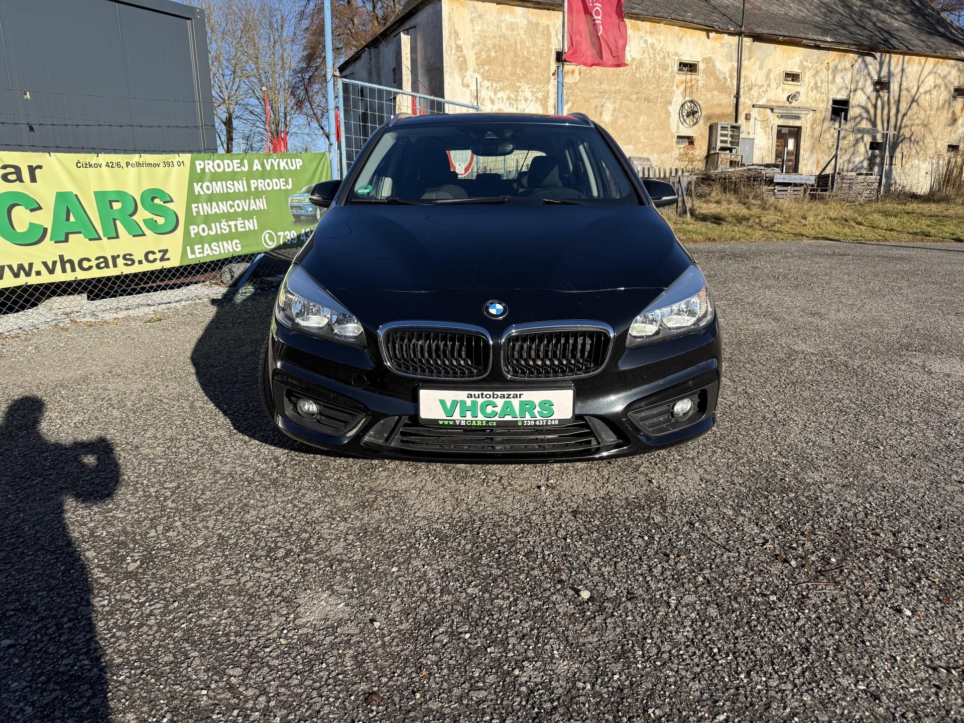 BMW Řada 2, 218i Active Tourer - fotka 2