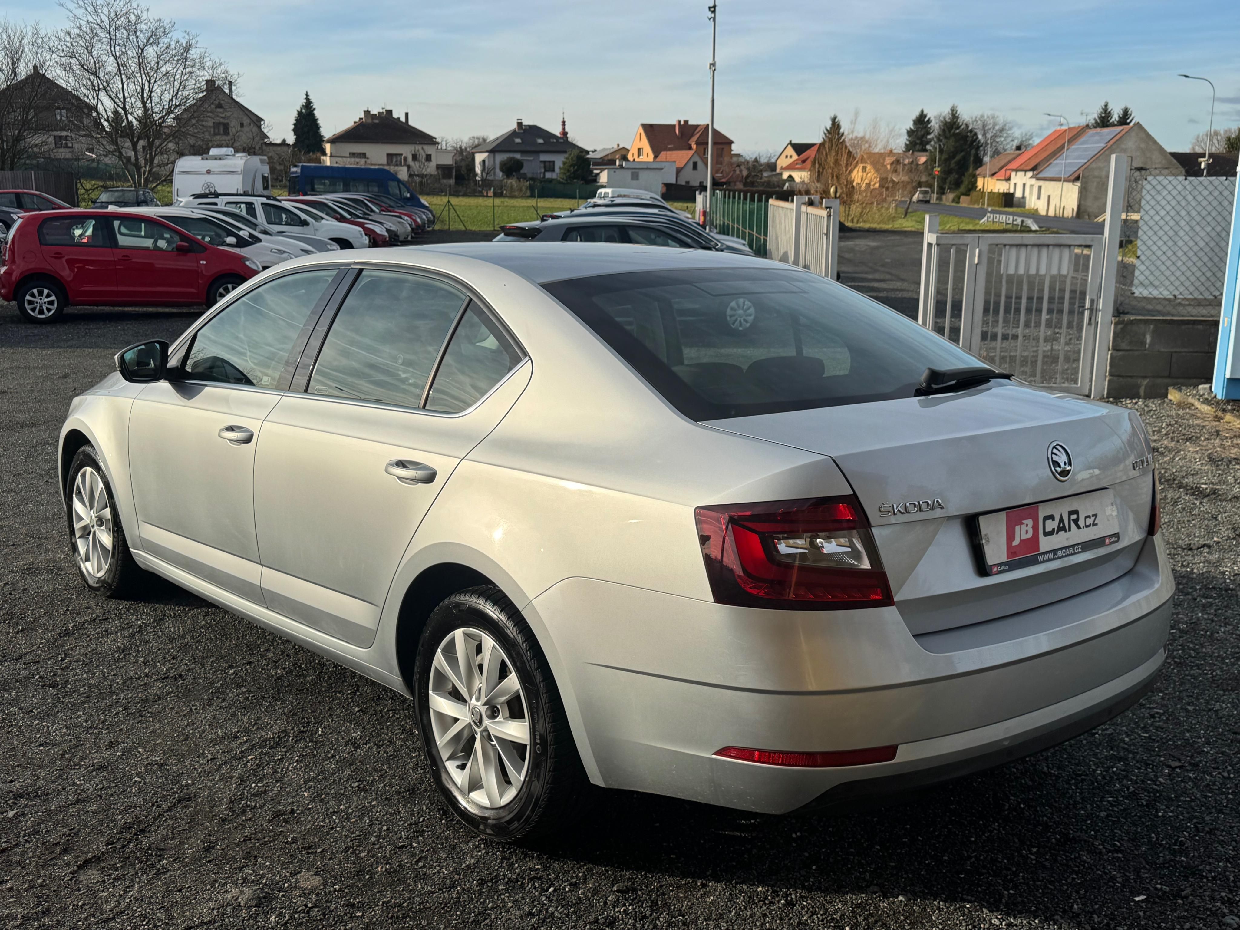 Škoda Octavia, 1.6 TDI 85 KW STYLE - fotka 4
