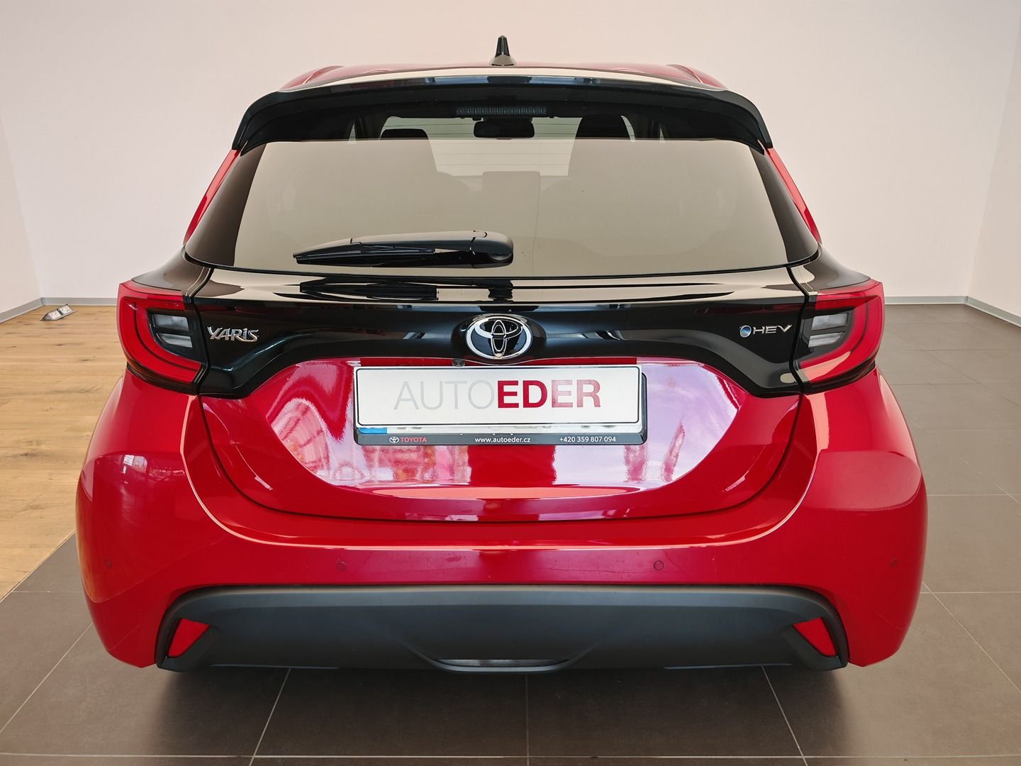 Toyota Yaris, 1.5 Hybrid Style - fotka 4
