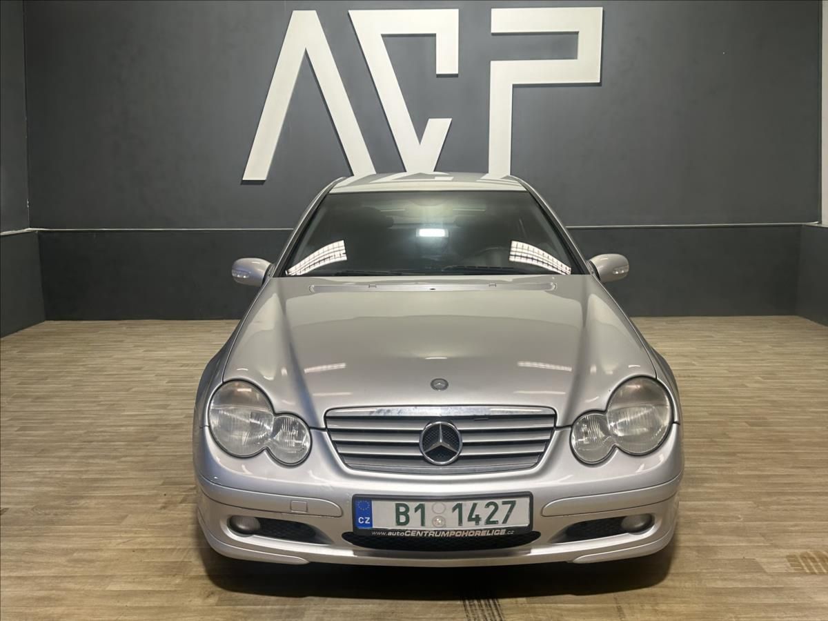 Mercedes-Benz Třídy C, 220CDI*AT*Kupé*Bez koroze* - fotka 2