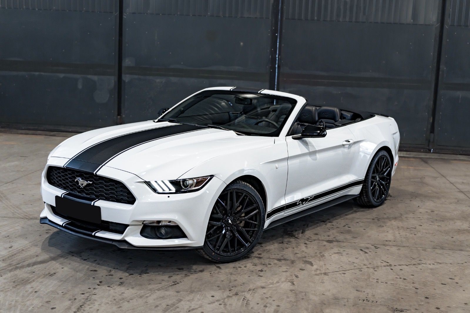 Ford Mustang, 3.7L Convertible - fotka 2