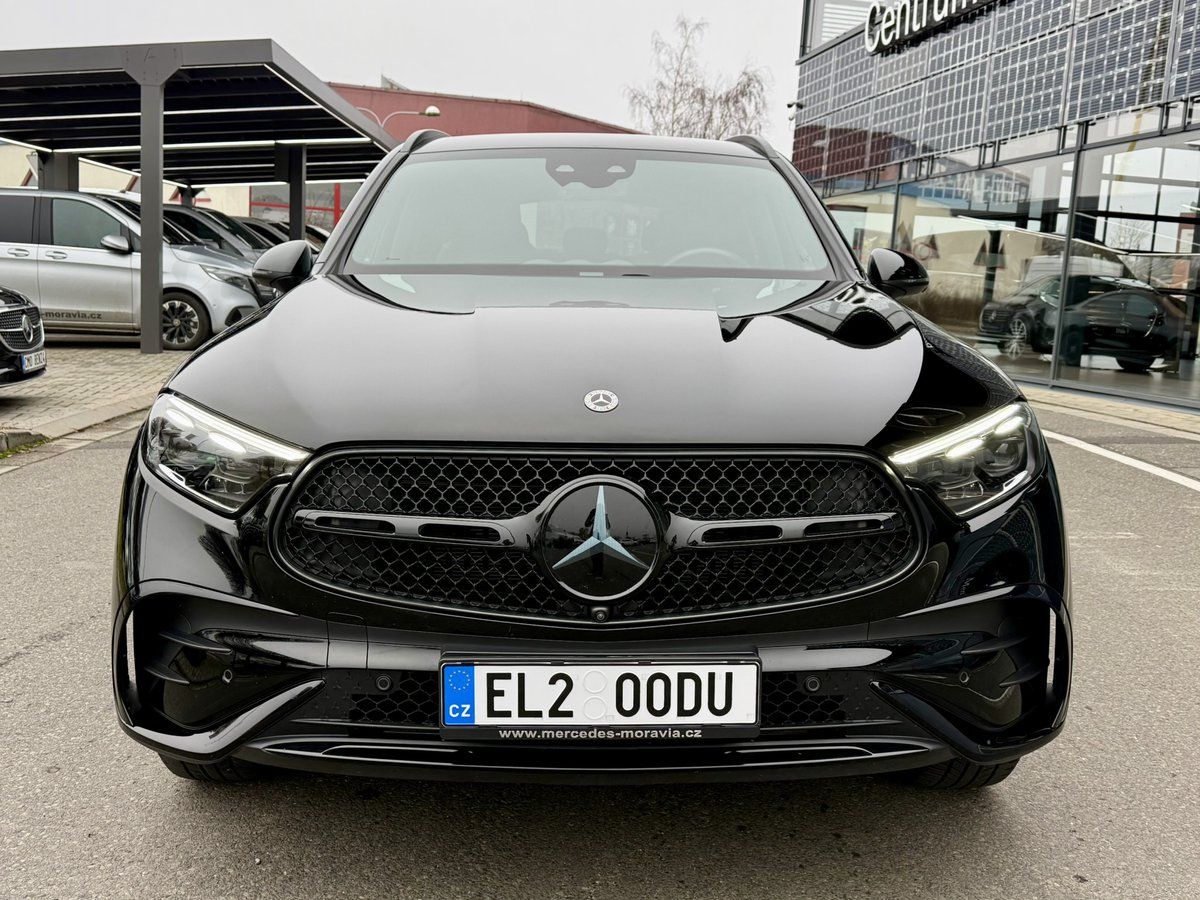 Mercedes-Benz GLC, 300 e 4MATIC SUV - fotka 2