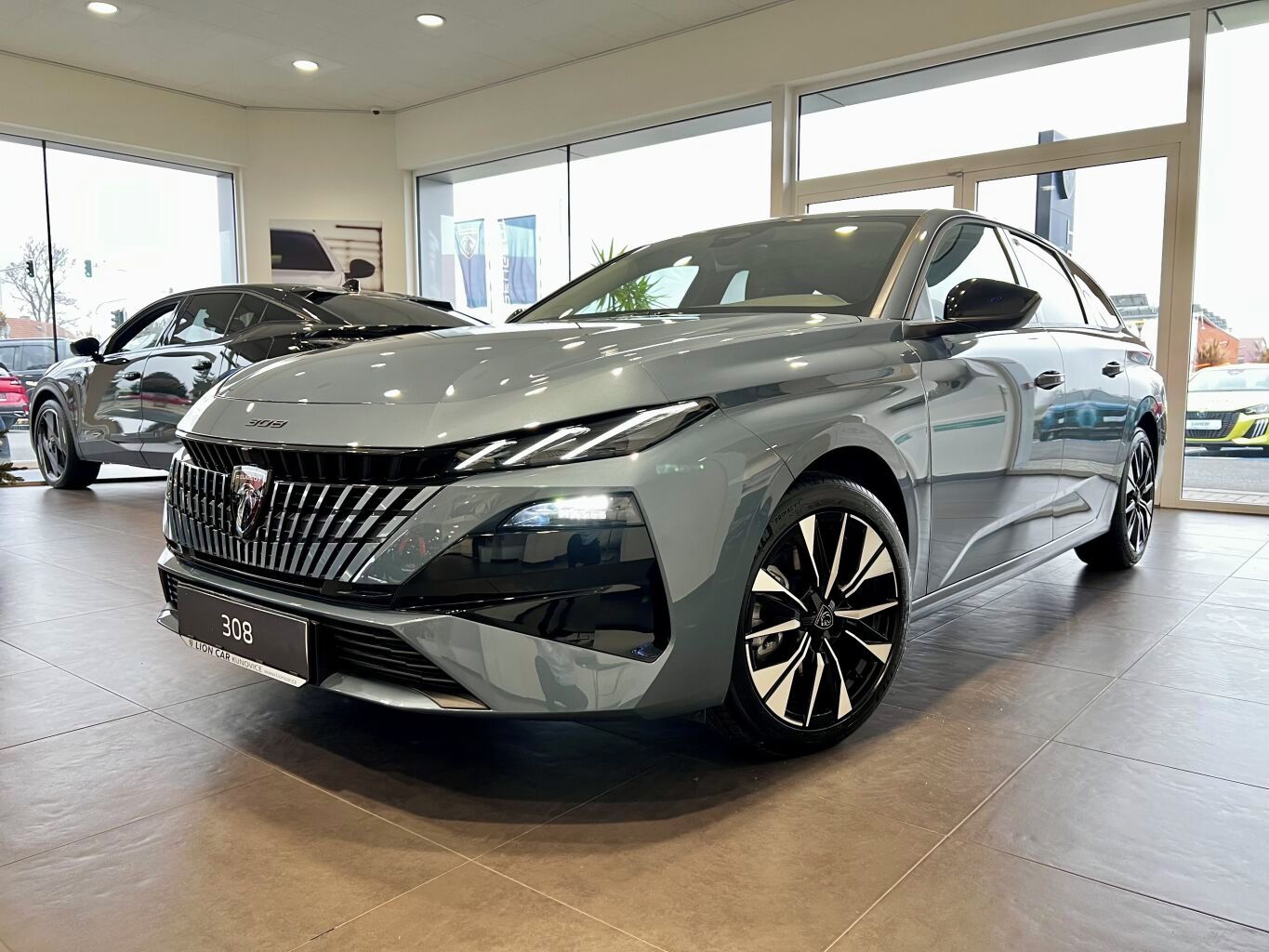 Peugeot 308, SW ALLURE Hybrid 145k, Automat - fotka 3
