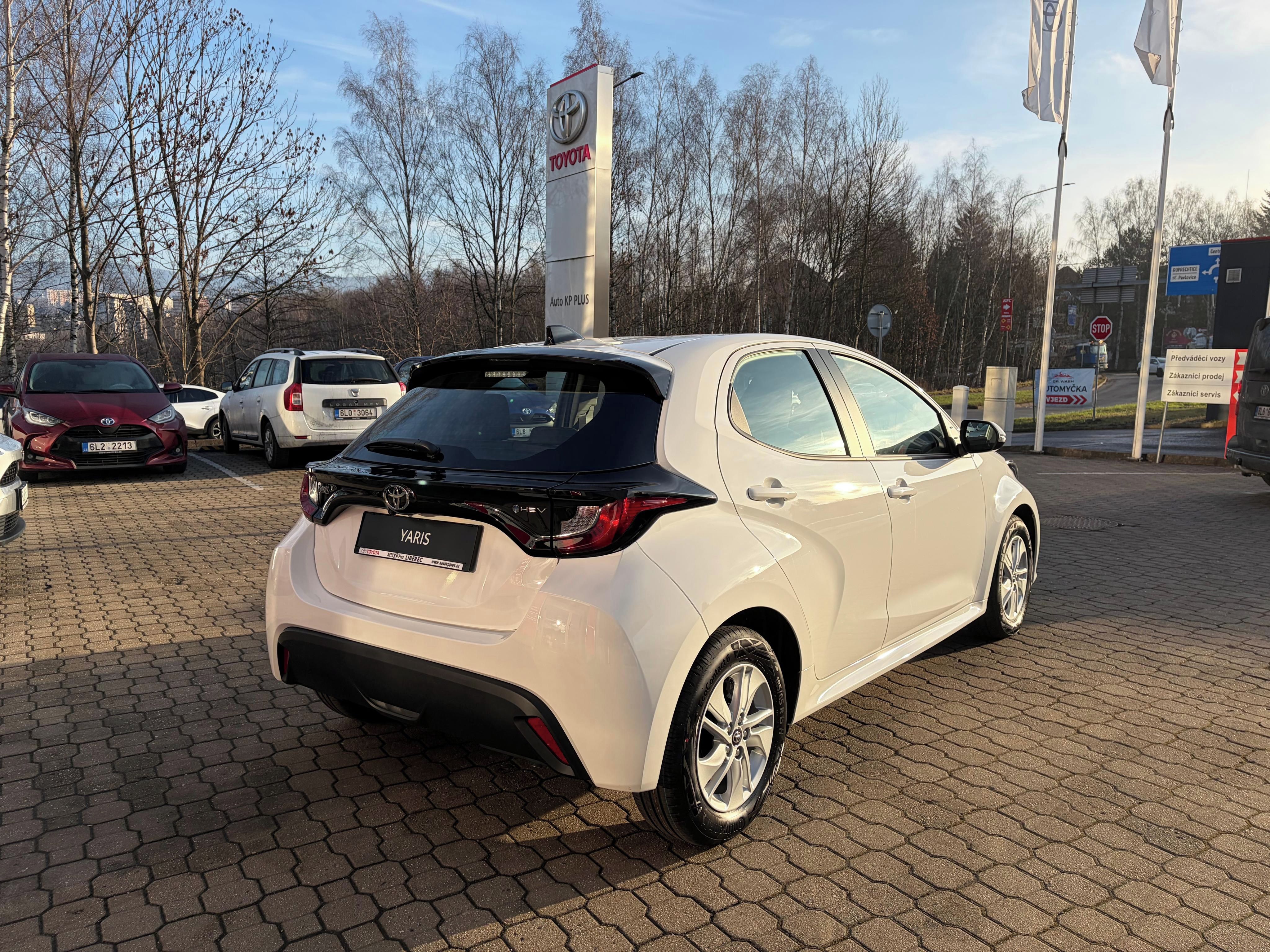 Toyota Yaris, 1,5 HEV Comfort - fotka 4