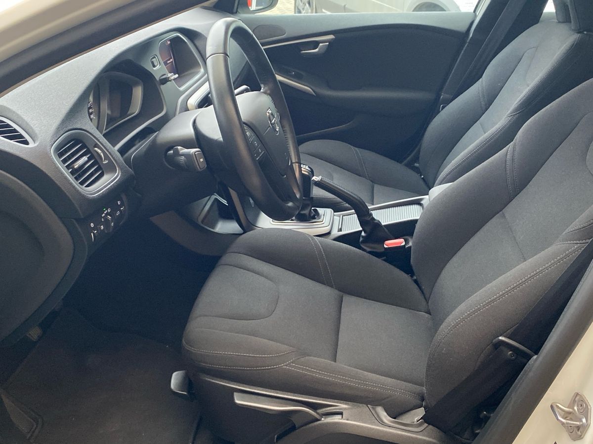Volvo V40 - fotka 5