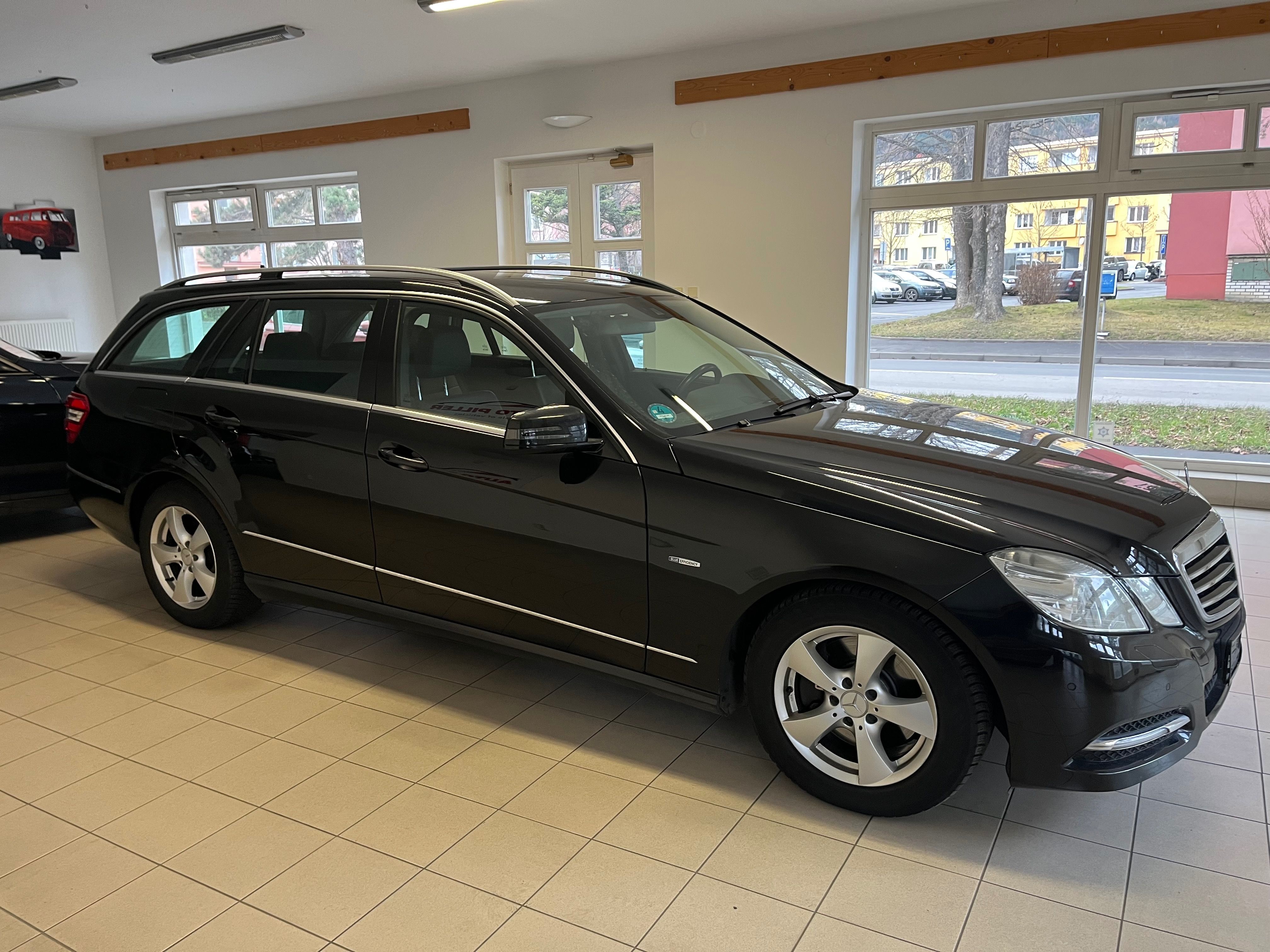 Mercedes-Benz Třídy E, 250 Cdi   Avantgarde - fotka 4