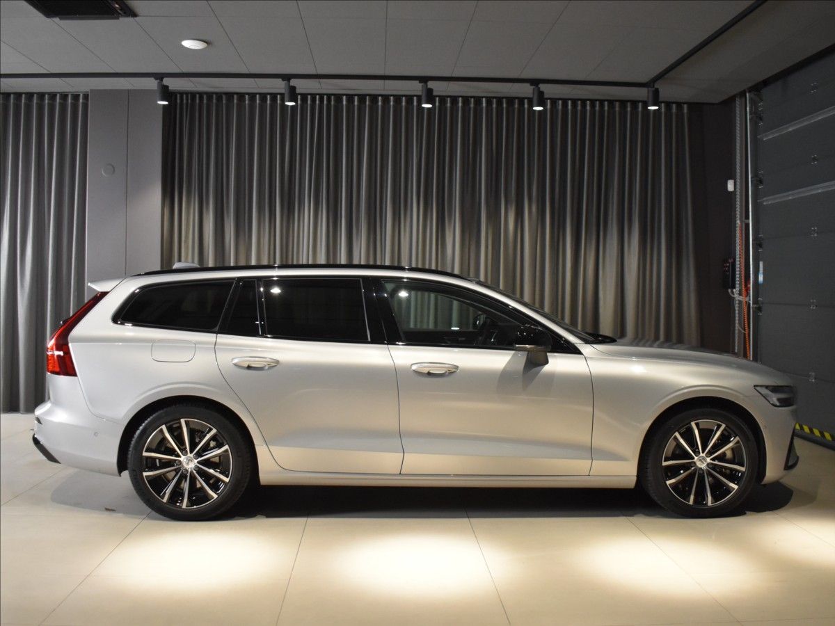 Volvo V60, 2,0 T6 AWD PLUS Bezklíč,BLIS - fotka 3