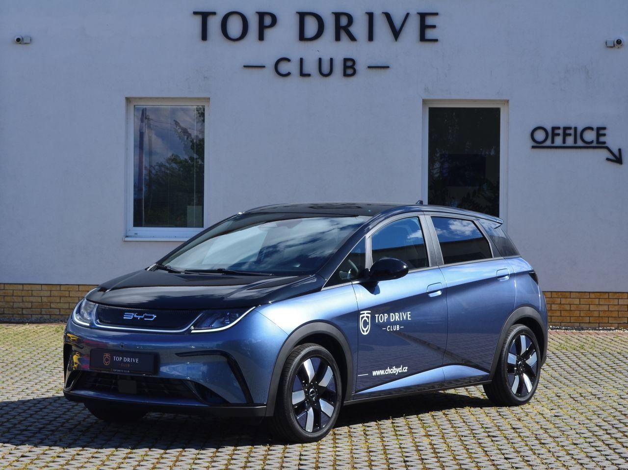 BYD Dolphin, Design*V2L*Qi*T.Č.*pano.*360°