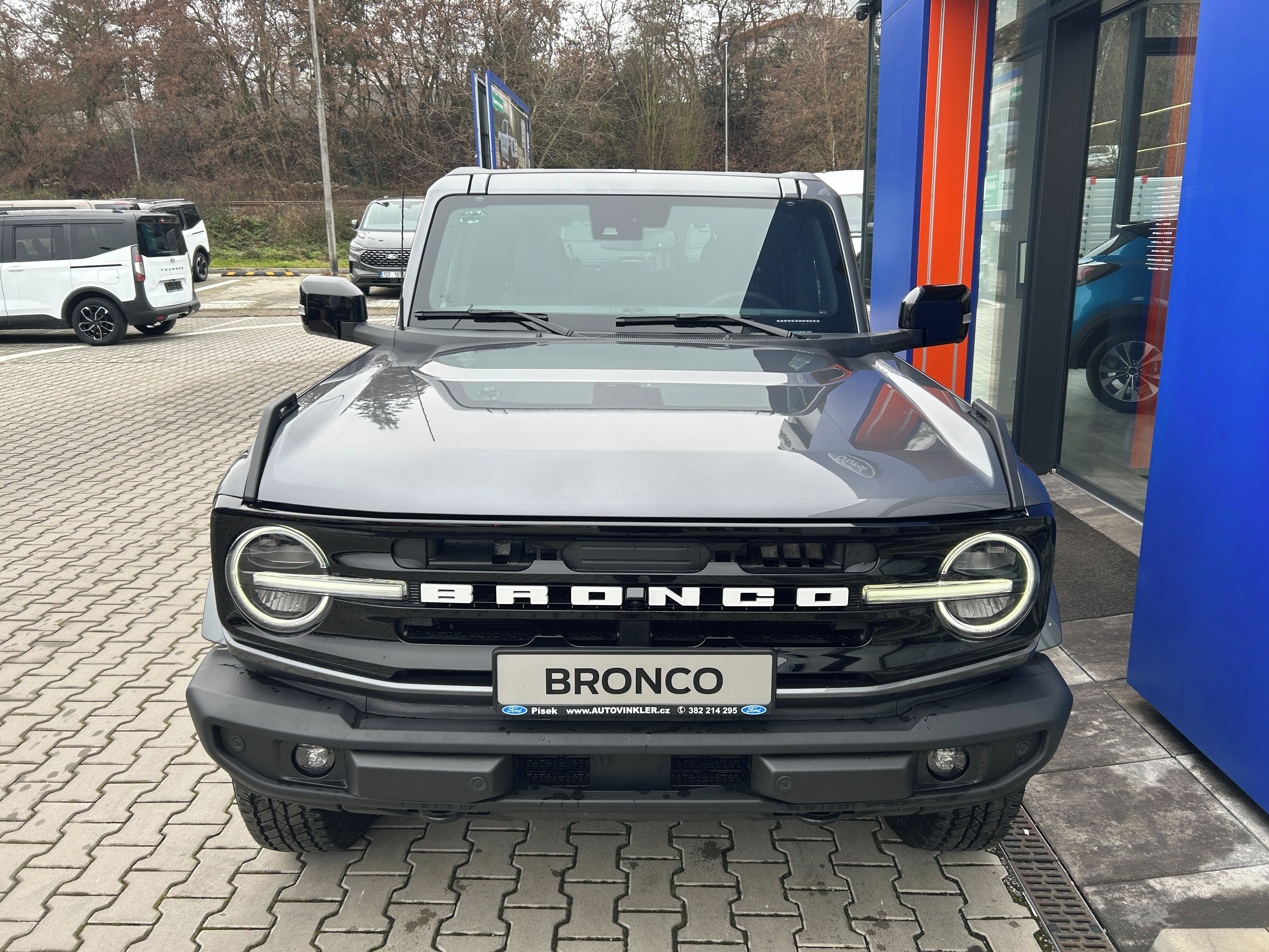Ford Bronco, 2.7 EcoBoost 246kW OUTER BANKS - fotka 2