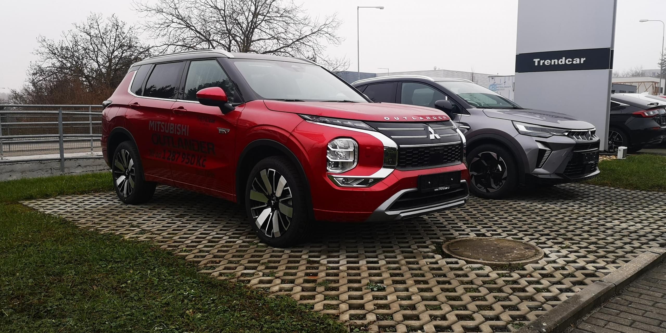Mitsubishi Outlander, 2.4 PHEV INSTYLE 4WD NOVÝ VŮZ - fotka 3