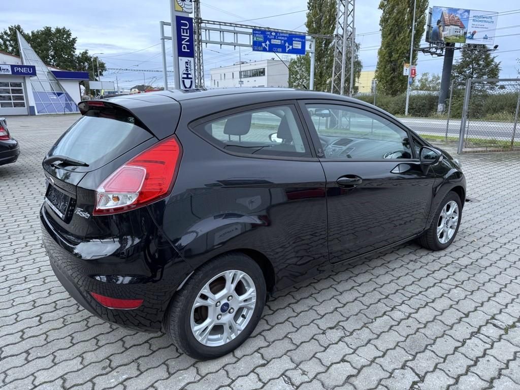 Ford Fiesta, 1.0i 74 kW klima - fotka 5