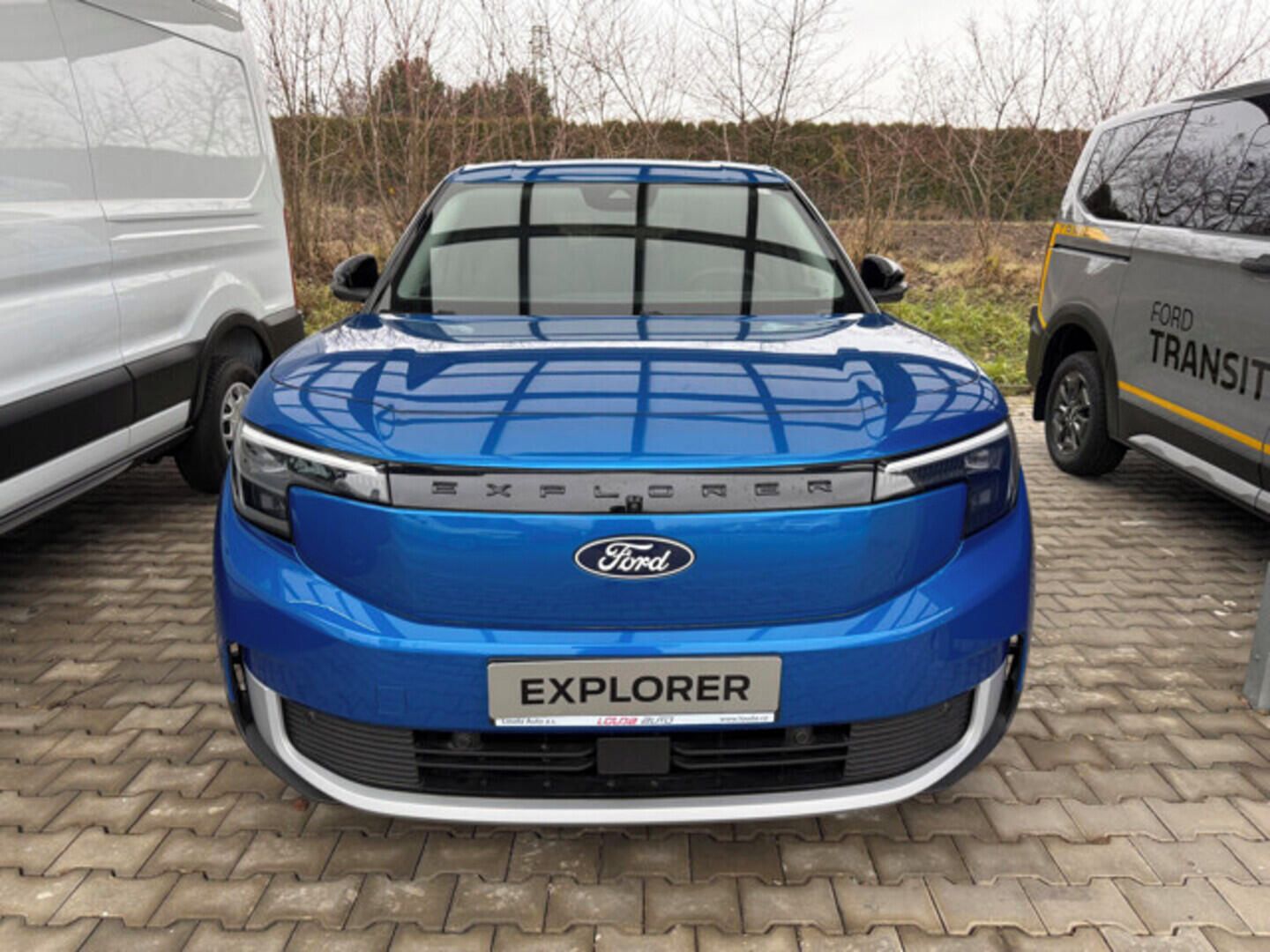 Ford Explorer, Elektrický  AWD Premium 79 kWh - fotka 2
