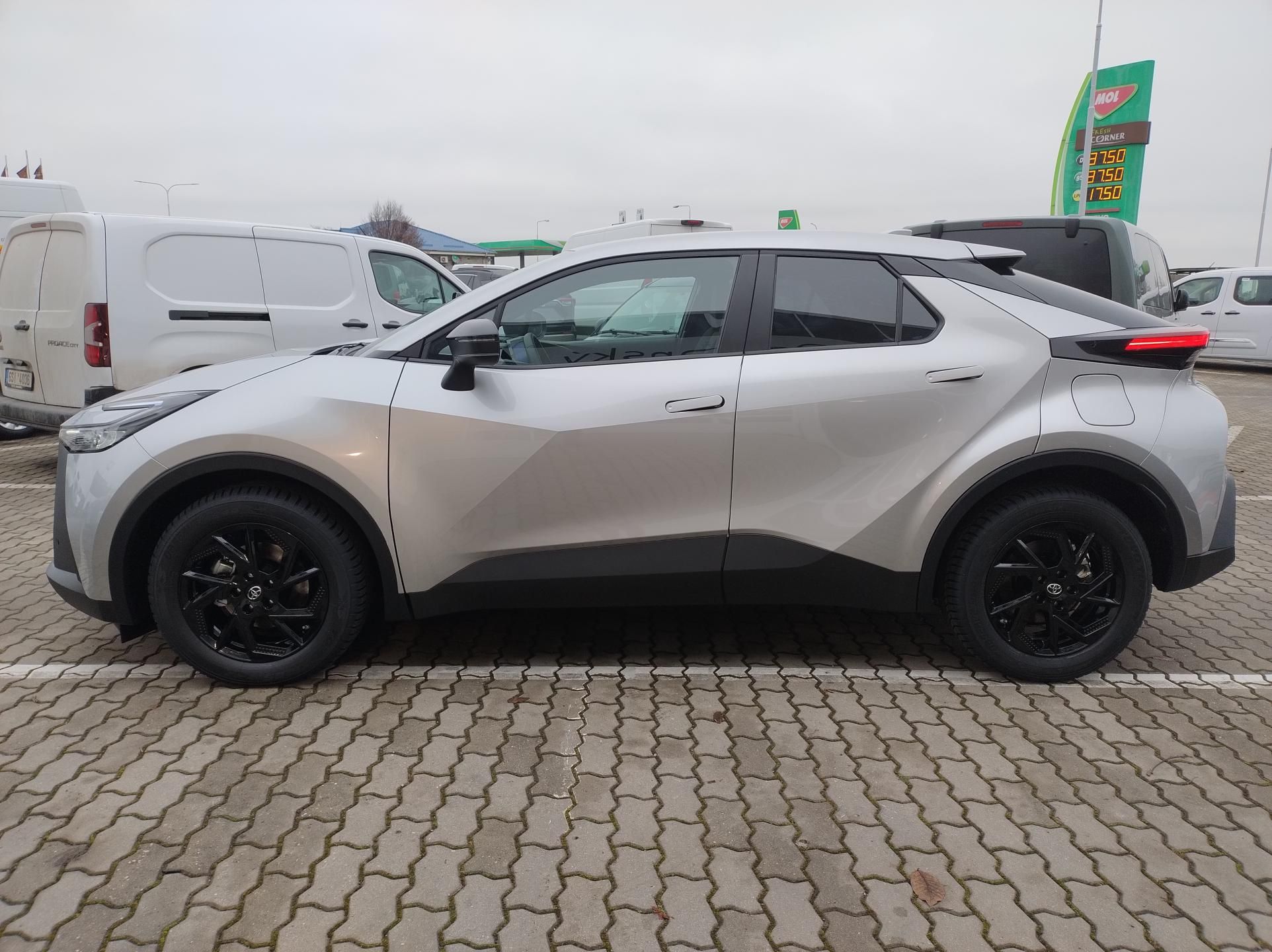 Toyota C-HR, 1.8 FHEV 2026 LIMITED EDITION+ - fotka 3